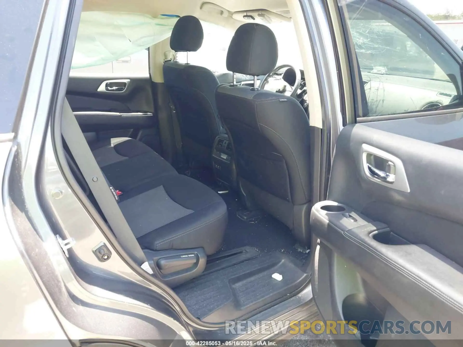 8 Photograph of a damaged car 5N1DR2MN2KC595357 NISSAN PATHFINDER 2019