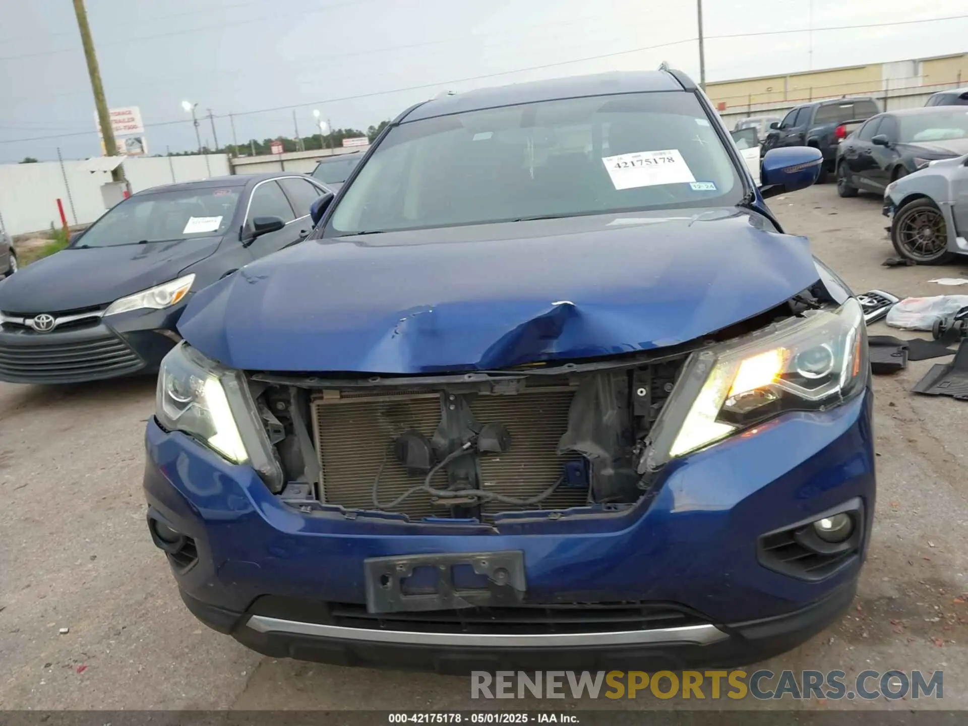 13 Photograph of a damaged car 5N1DR2MN2KC598047 NISSAN PATHFINDER 2019