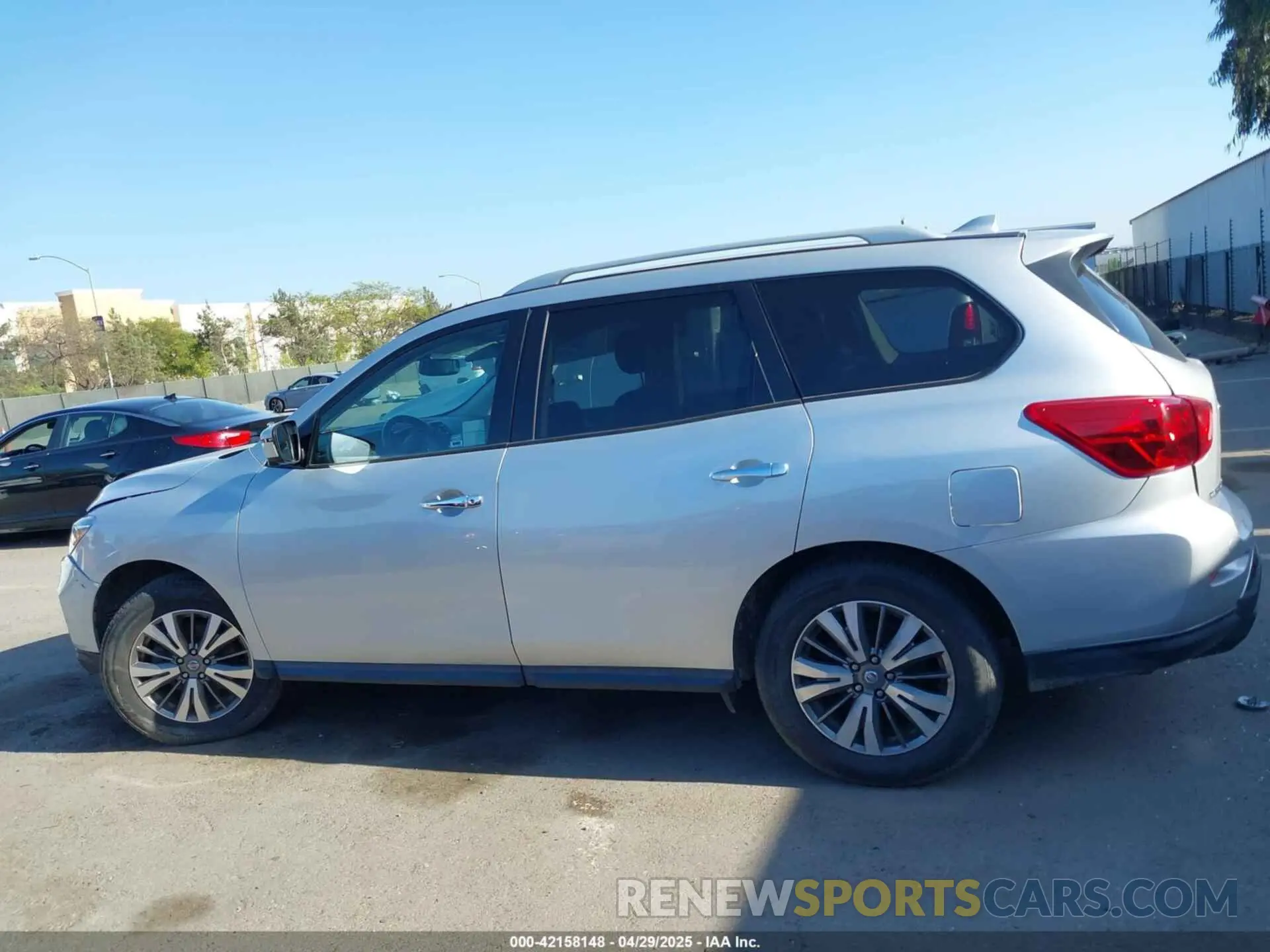 13 Photograph of a damaged car 5N1DR2MN2KC603893 NISSAN PATHFINDER 2019