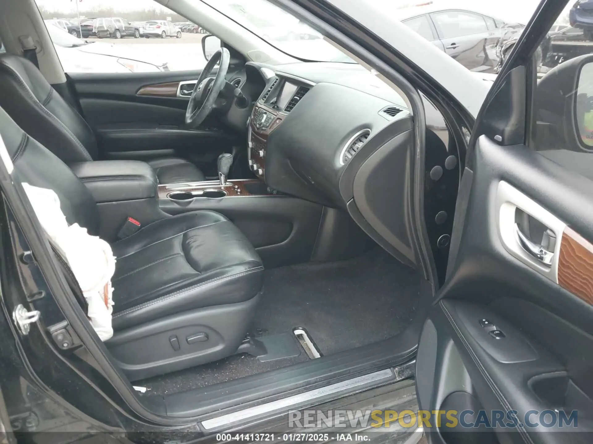5 Photograph of a damaged car 5N1DR2MN4KC636832 NISSAN PATHFINDER 2019