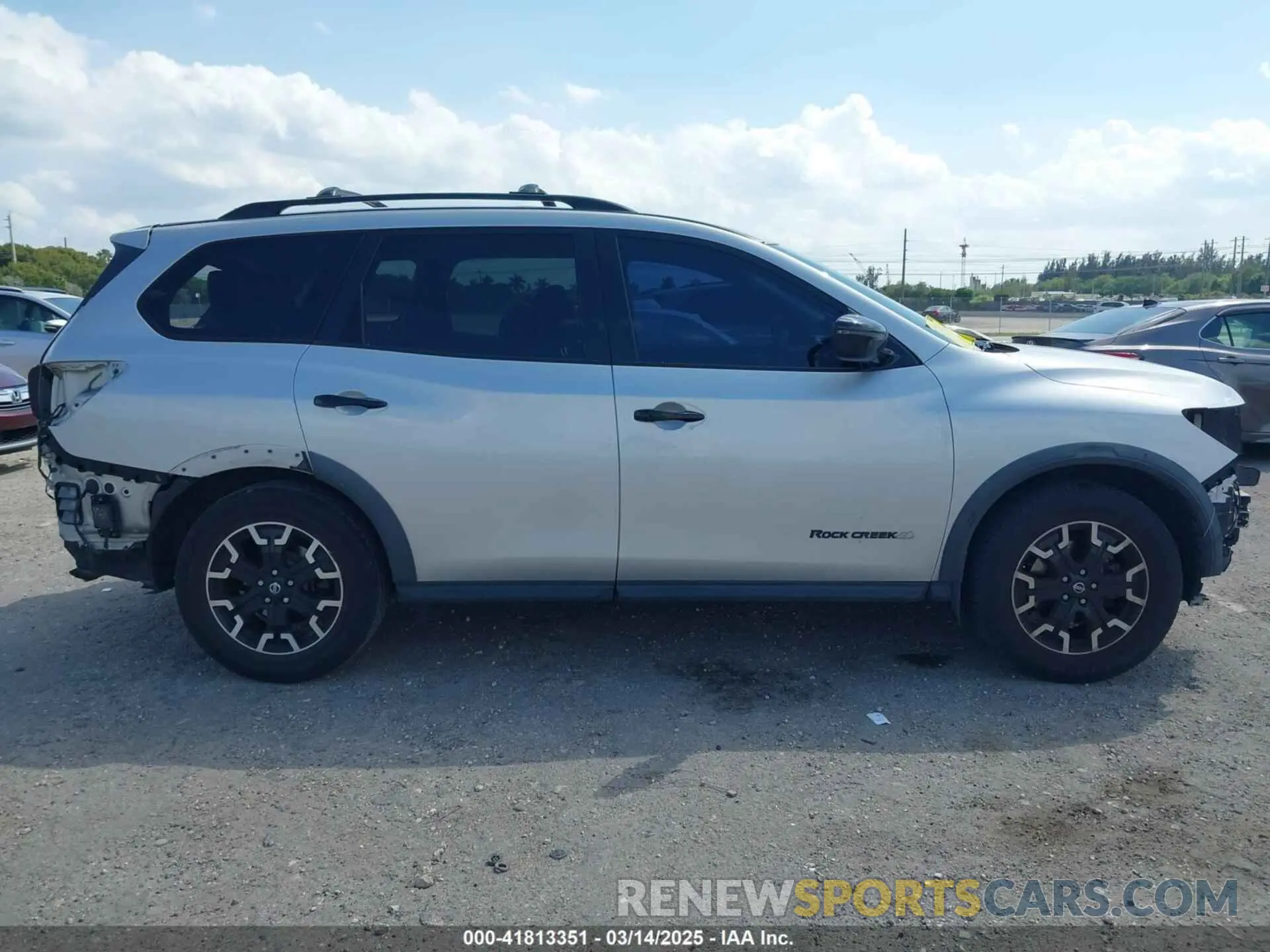 14 Photograph of a damaged car 5N1DR2MN4KC637723 NISSAN PATHFINDER 2019