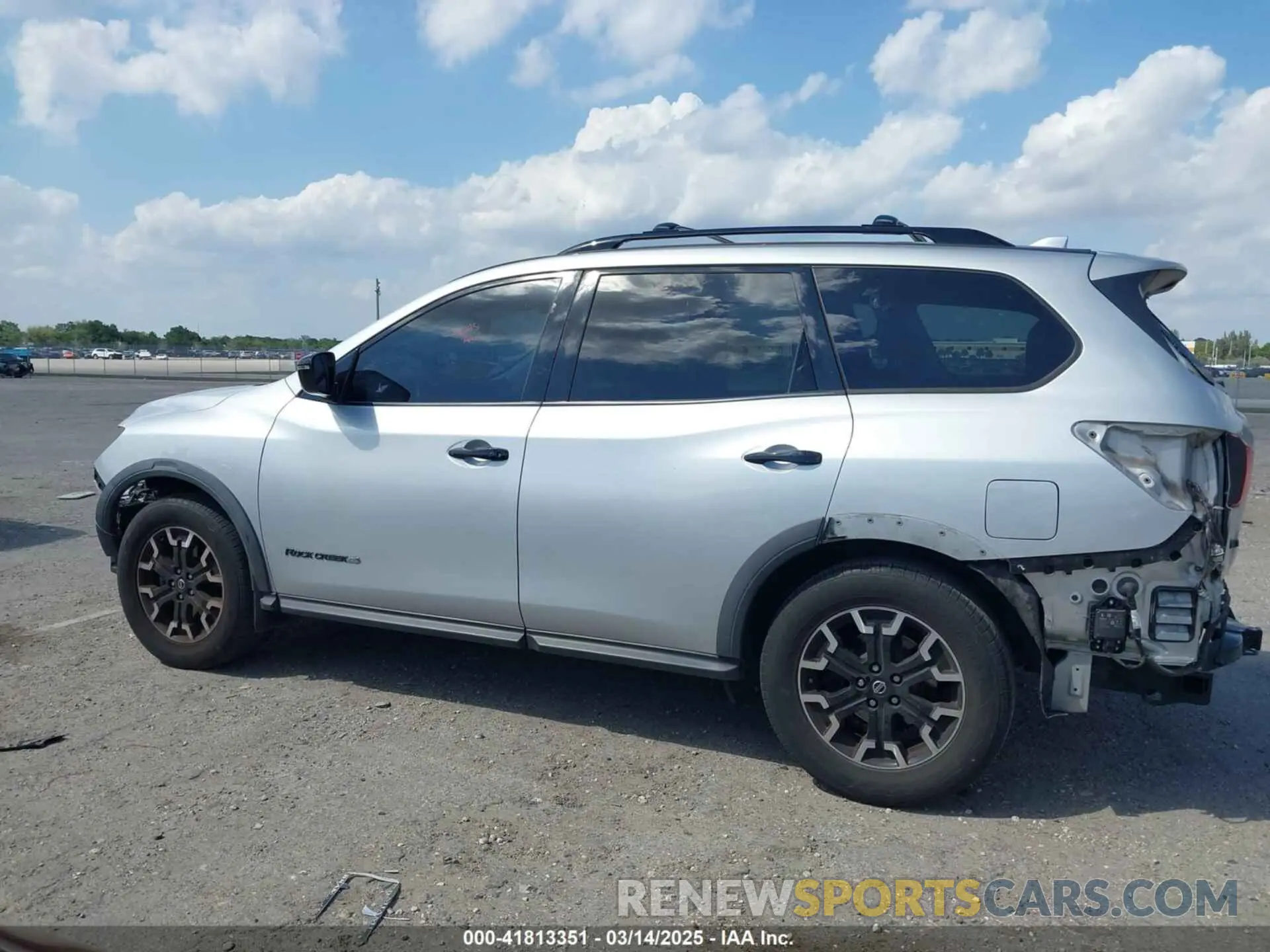15 Photograph of a damaged car 5N1DR2MN4KC637723 NISSAN PATHFINDER 2019