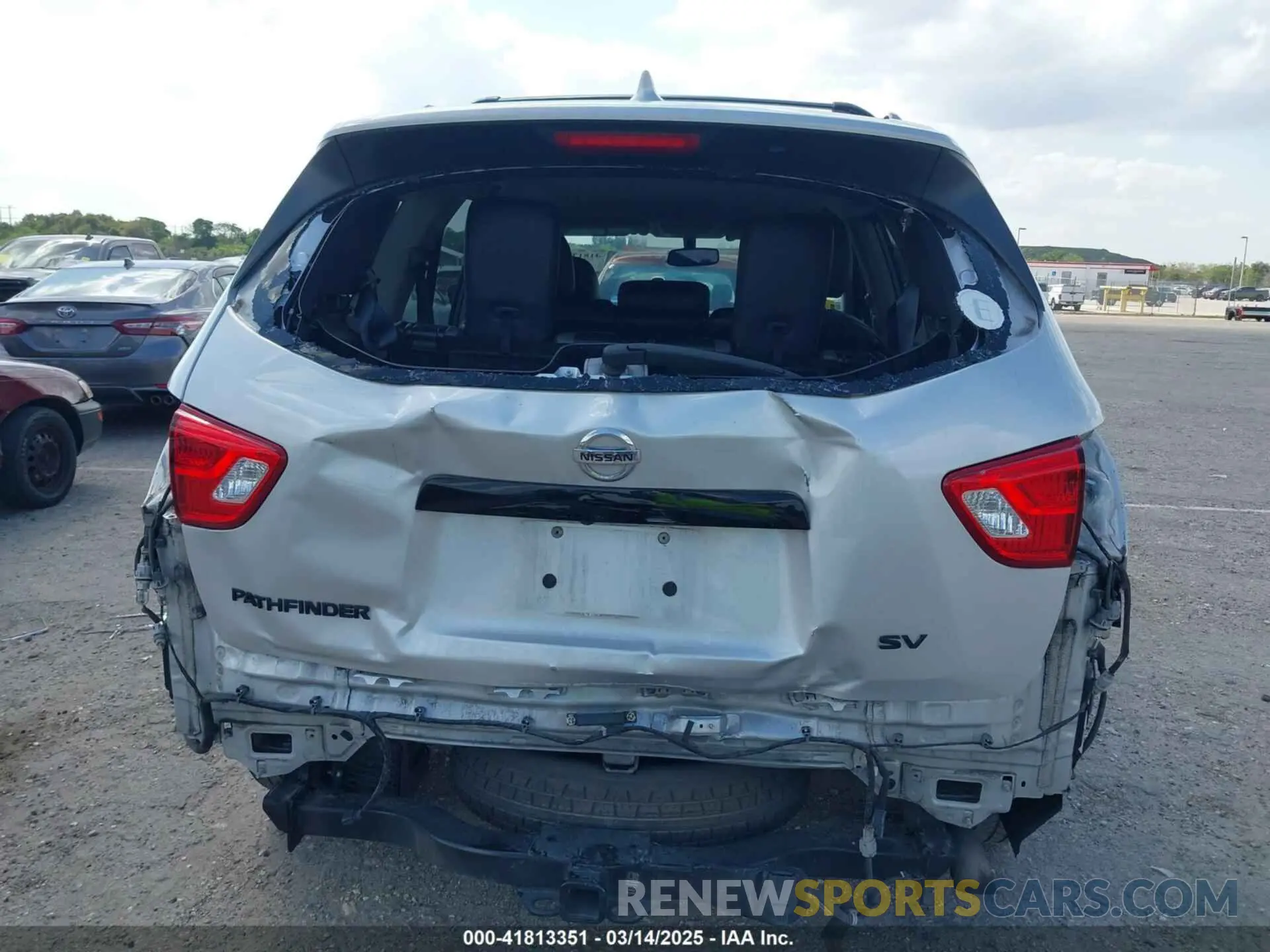17 Photograph of a damaged car 5N1DR2MN4KC637723 NISSAN PATHFINDER 2019