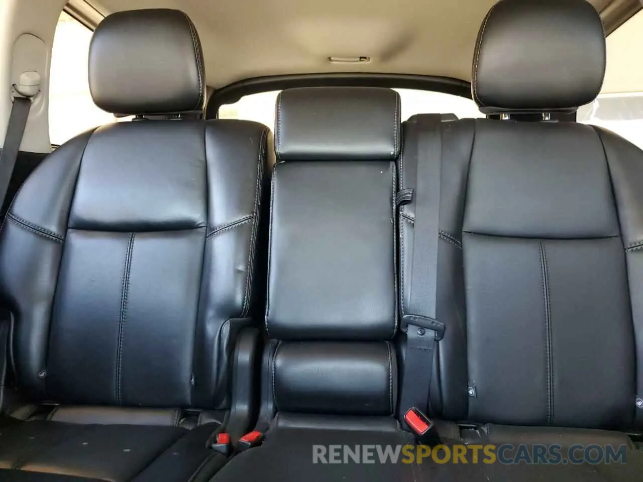 10 Photograph of a damaged car 5N1DR2MN5KC587088 NISSAN PATHFINDER 2019