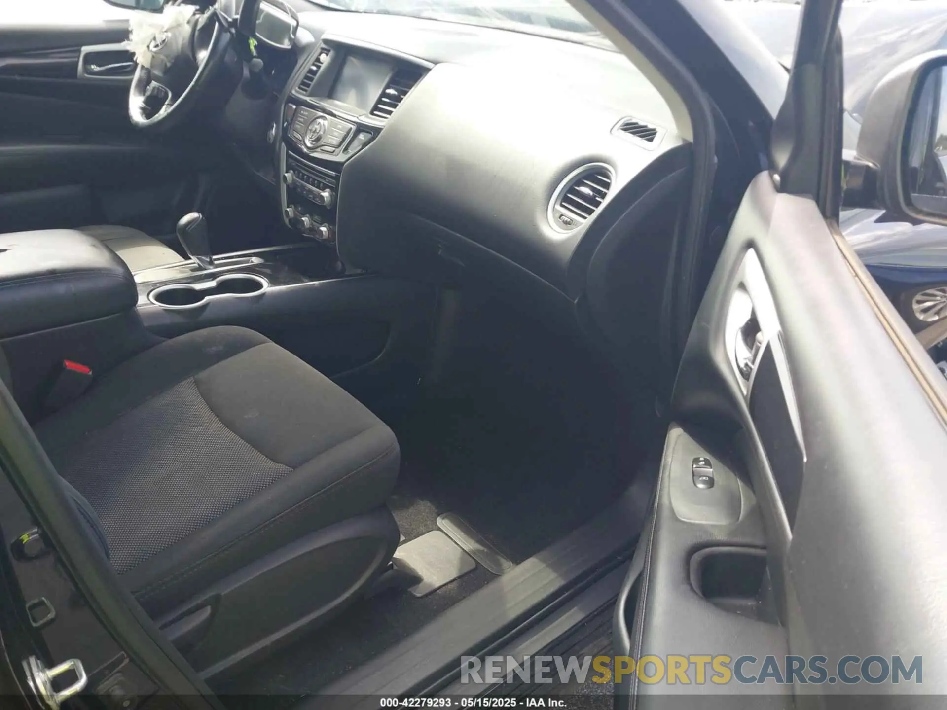 5 Photograph of a damaged car 5N1DR2MN5KC626844 NISSAN PATHFINDER 2019