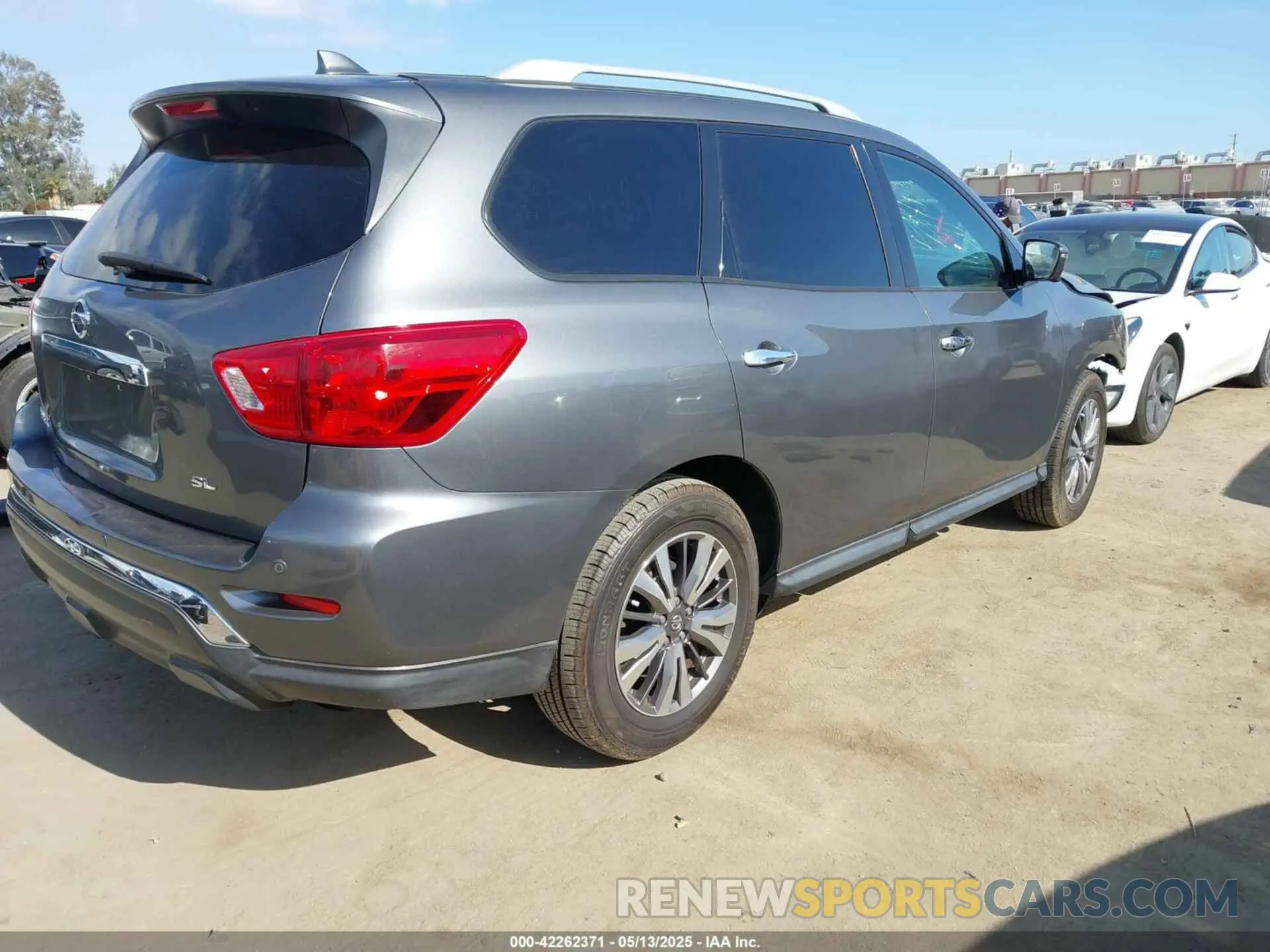 4 Photograph of a damaged car 5N1DR2MN9KC622165 NISSAN PATHFINDER 2019