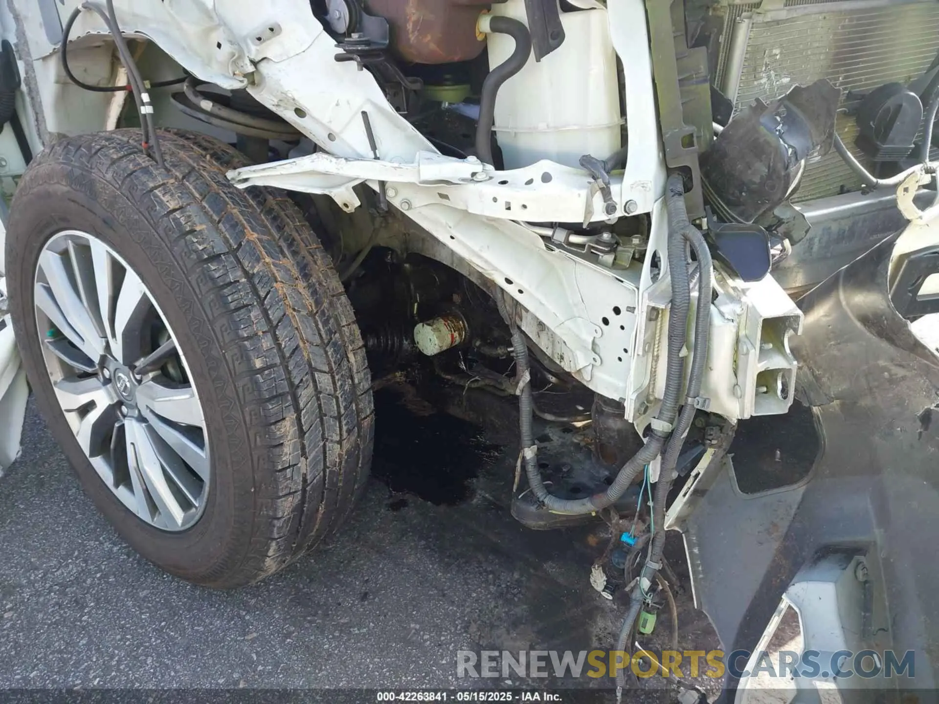 17 Photograph of a damaged car 5N1DR2MN9KC628340 NISSAN PATHFINDER 2019