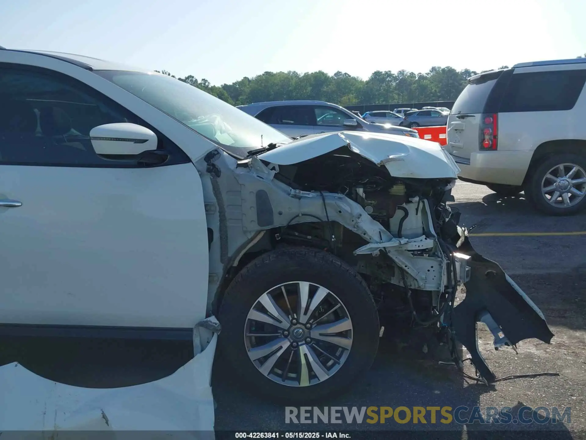 18 Photograph of a damaged car 5N1DR2MN9KC628340 NISSAN PATHFINDER 2019