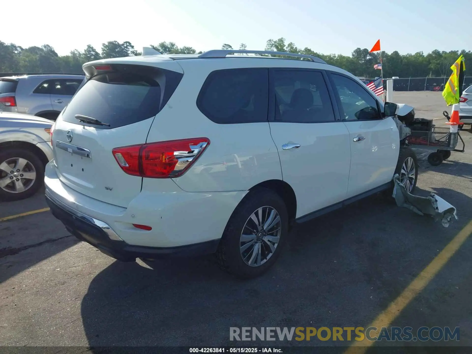 4 Photograph of a damaged car 5N1DR2MN9KC628340 NISSAN PATHFINDER 2019