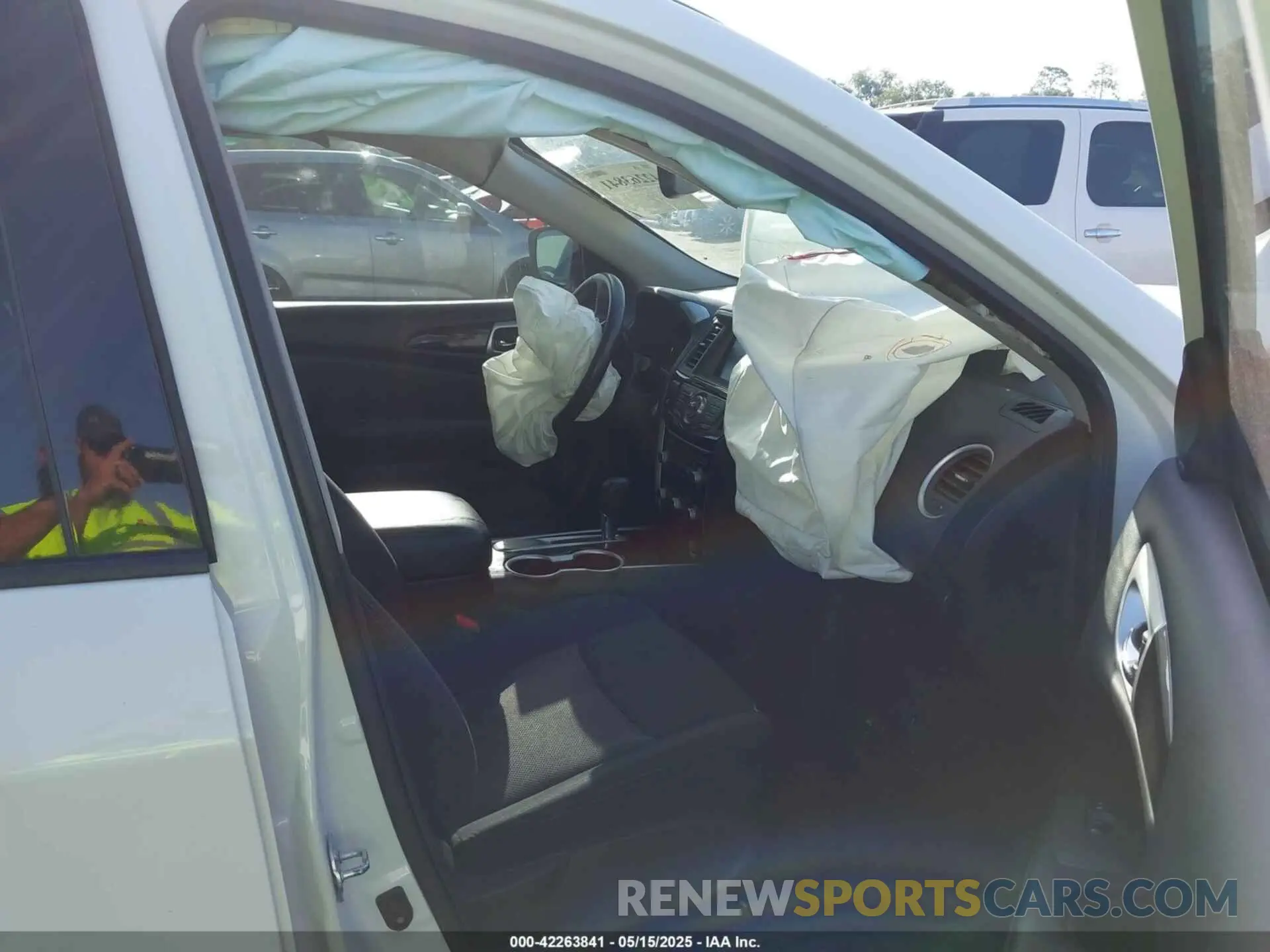 5 Photograph of a damaged car 5N1DR2MN9KC628340 NISSAN PATHFINDER 2019