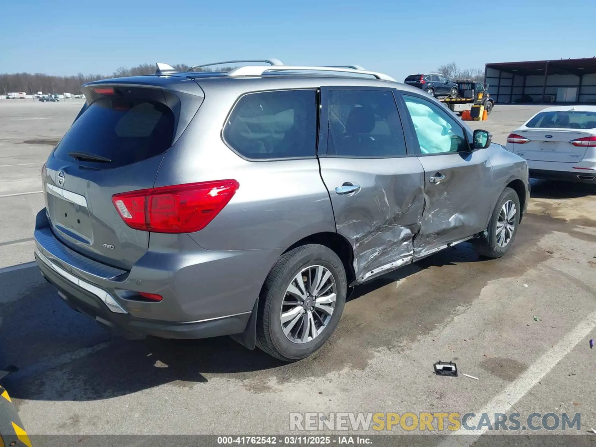 4 Photograph of a damaged car 5N1DR2AM4LC602127 NISSAN PATHFINDER 2020