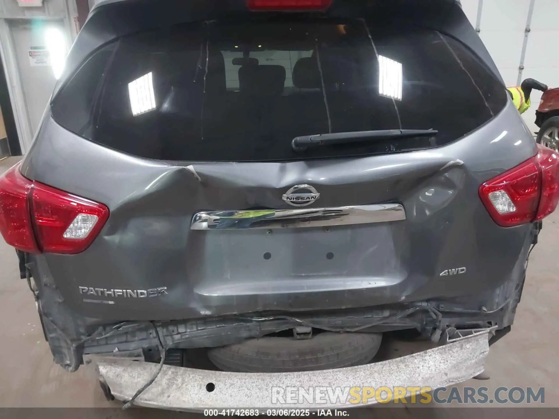17 Photograph of a damaged car 5N1DR2AM9LC576835 NISSAN PATHFINDER 2020