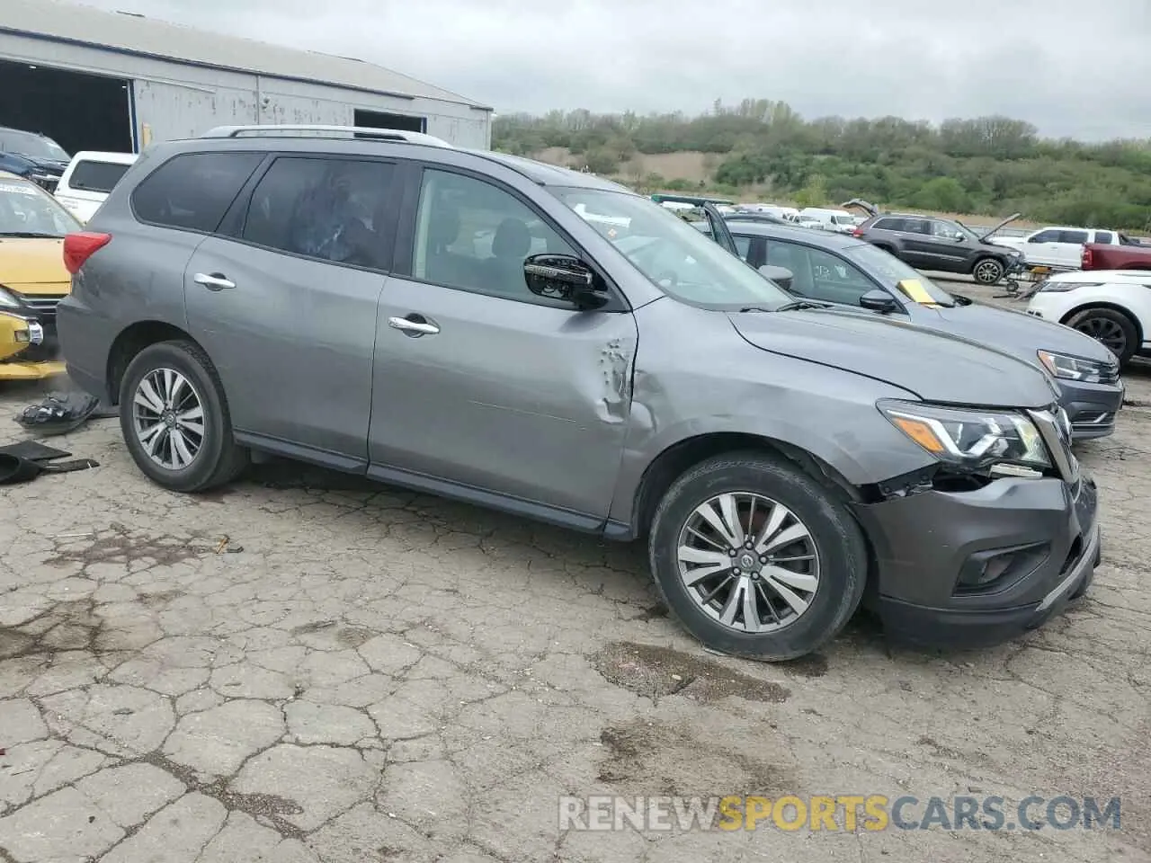 4 Photograph of a damaged car 5N1DR2BM3LC597789 NISSAN PATHFINDER 2020