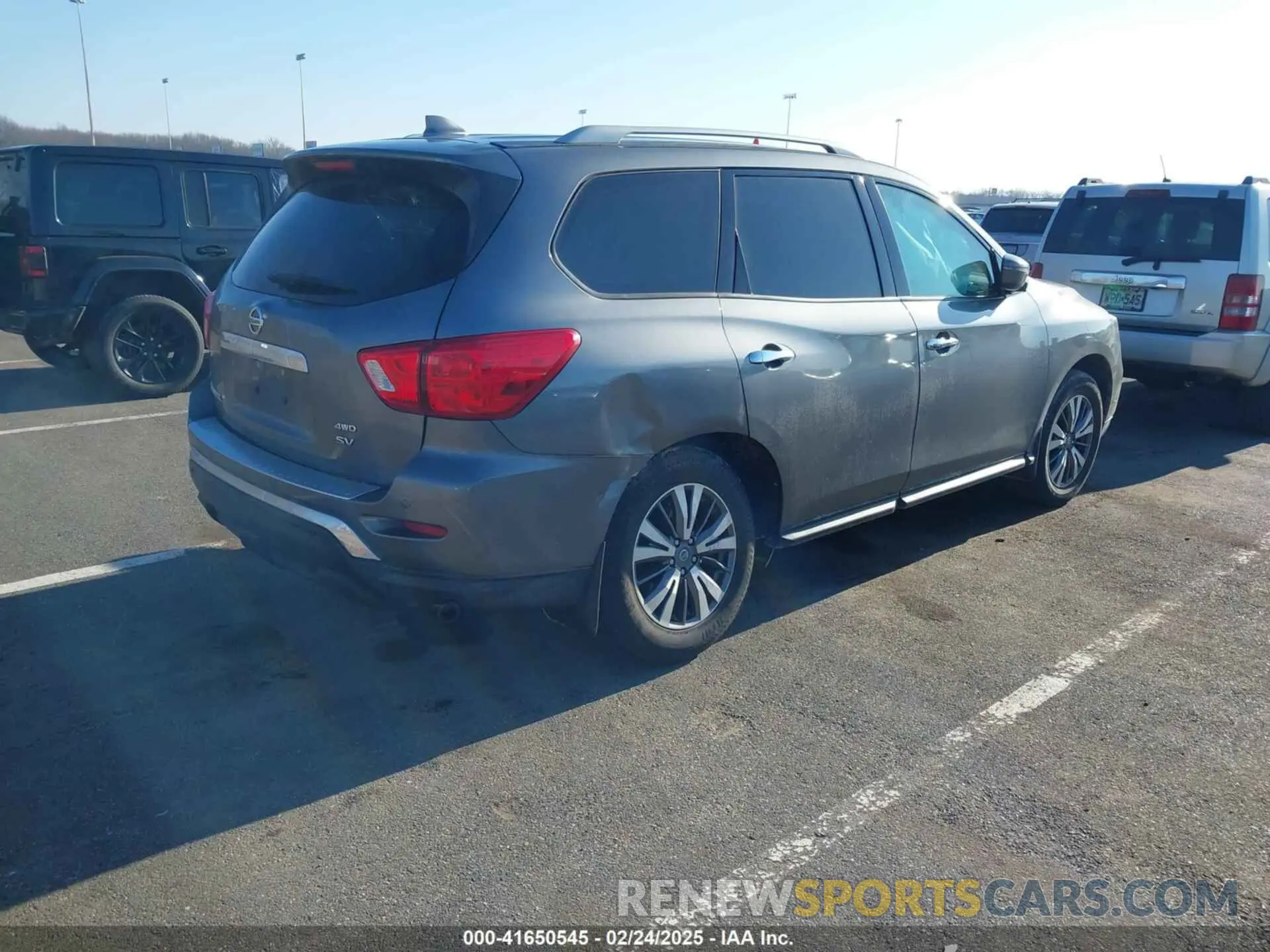 4 Photograph of a damaged car 5N1DR2BM3LC649826 NISSAN PATHFINDER 2020