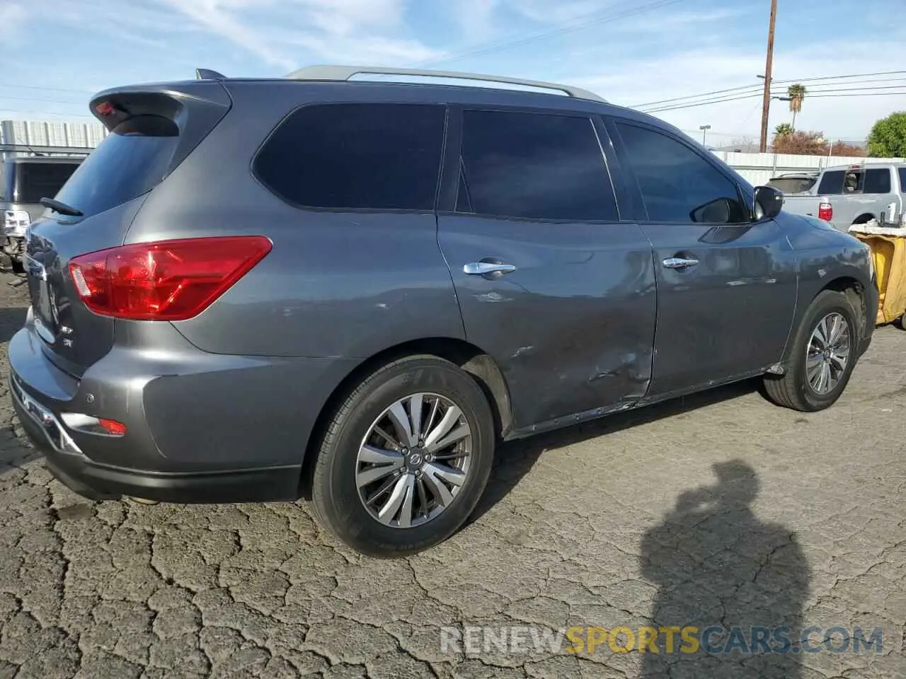 3 Photograph of a damaged car 5N1DR2BM5LC606721 NISSAN PATHFINDER 2020