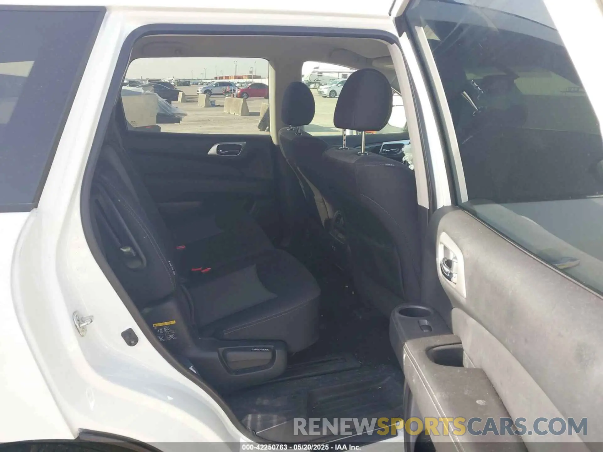 8 Photograph of a damaged car 5N1DR2BN2LC620066 NISSAN PATHFINDER 2020