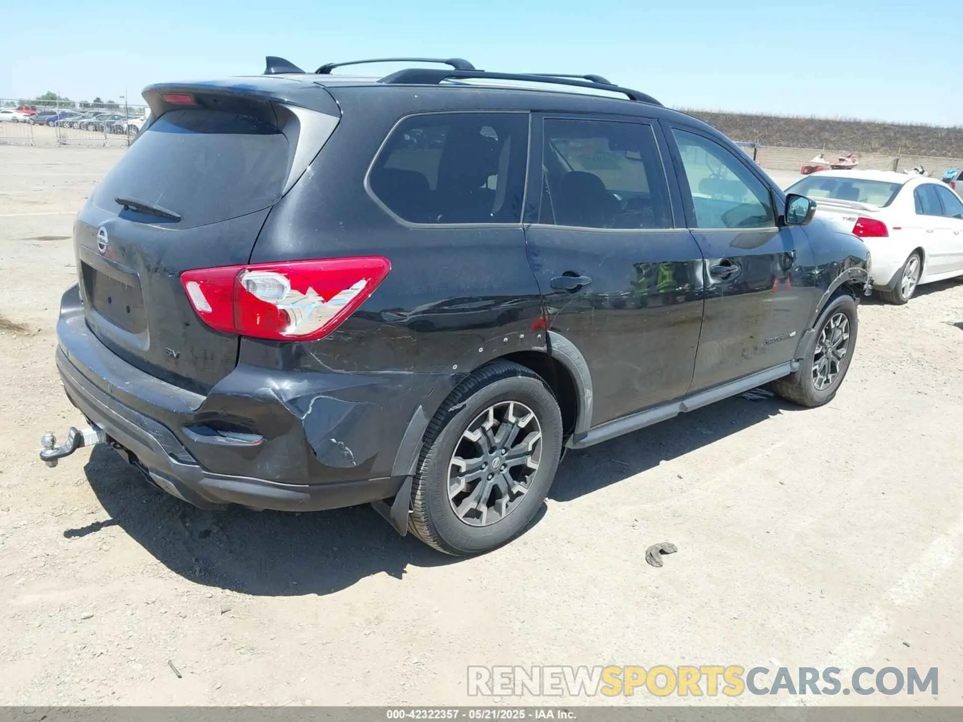 4 Photograph of a damaged car 5N1DR2BN3LC624191 NISSAN PATHFINDER 2020