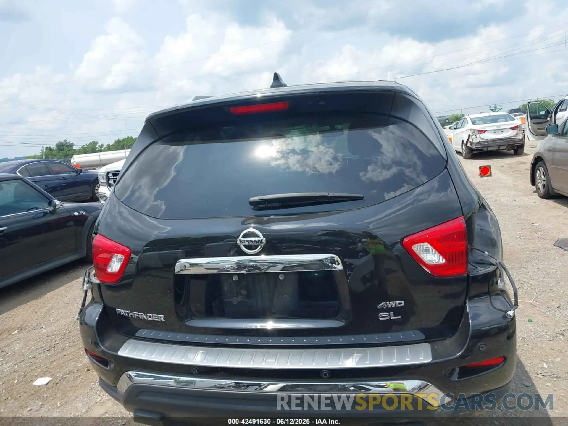 16 Photograph of a damaged car 5N1DR2CM3LC617523 NISSAN PATHFINDER 2020