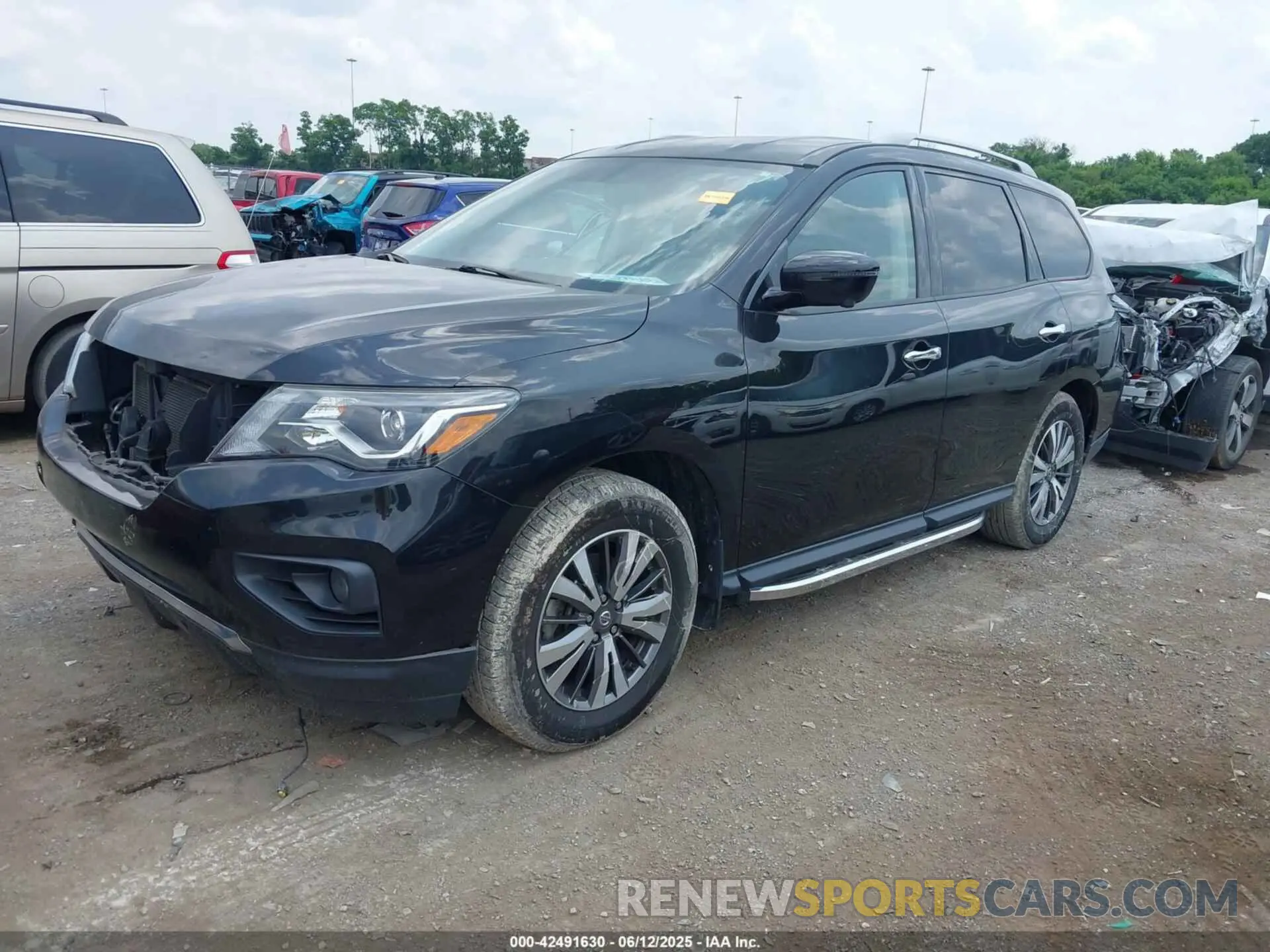 2 Photograph of a damaged car 5N1DR2CM3LC617523 NISSAN PATHFINDER 2020