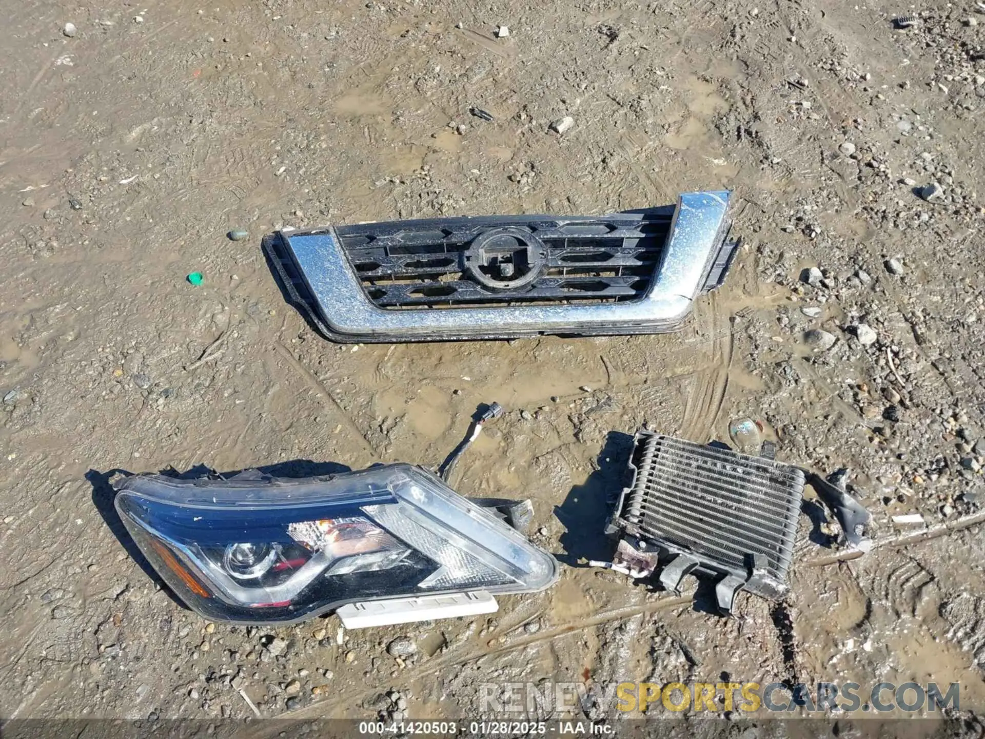 12 Photograph of a damaged car 5N1DR2CM4LC605235 NISSAN PATHFINDER 2020