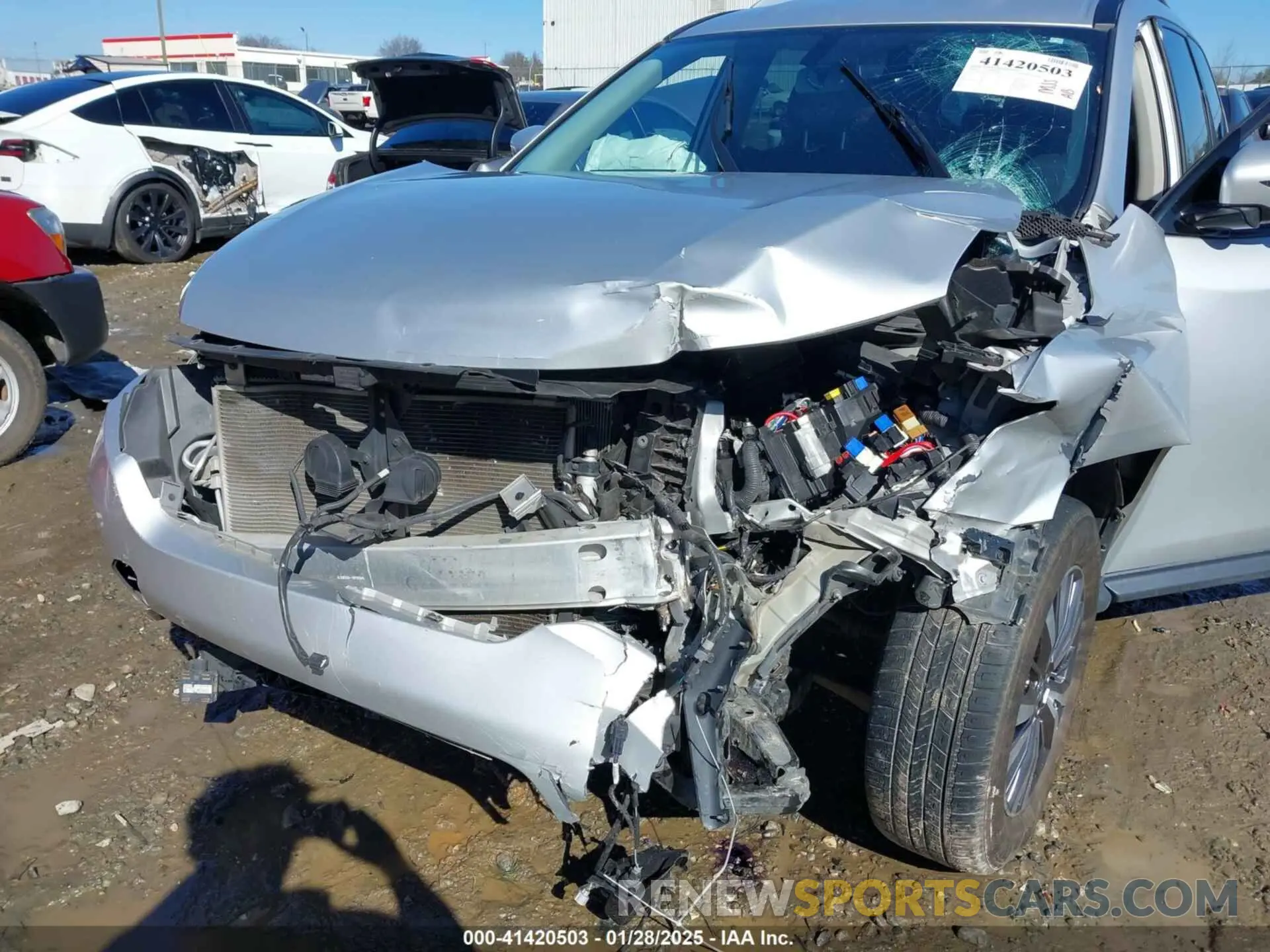 6 Photograph of a damaged car 5N1DR2CM4LC605235 NISSAN PATHFINDER 2020