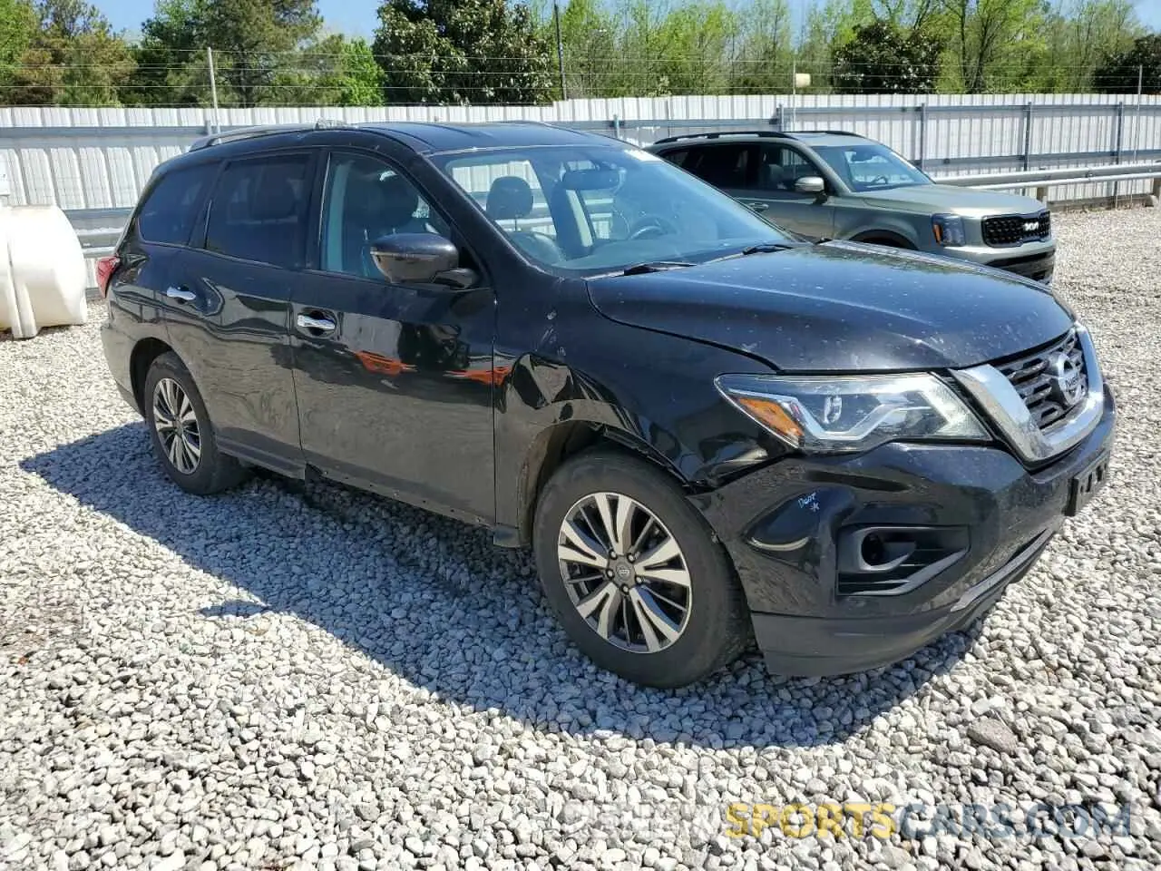 4 Photograph of a damaged car 5N1DR2CM6LC611571 NISSAN PATHFINDER 2020