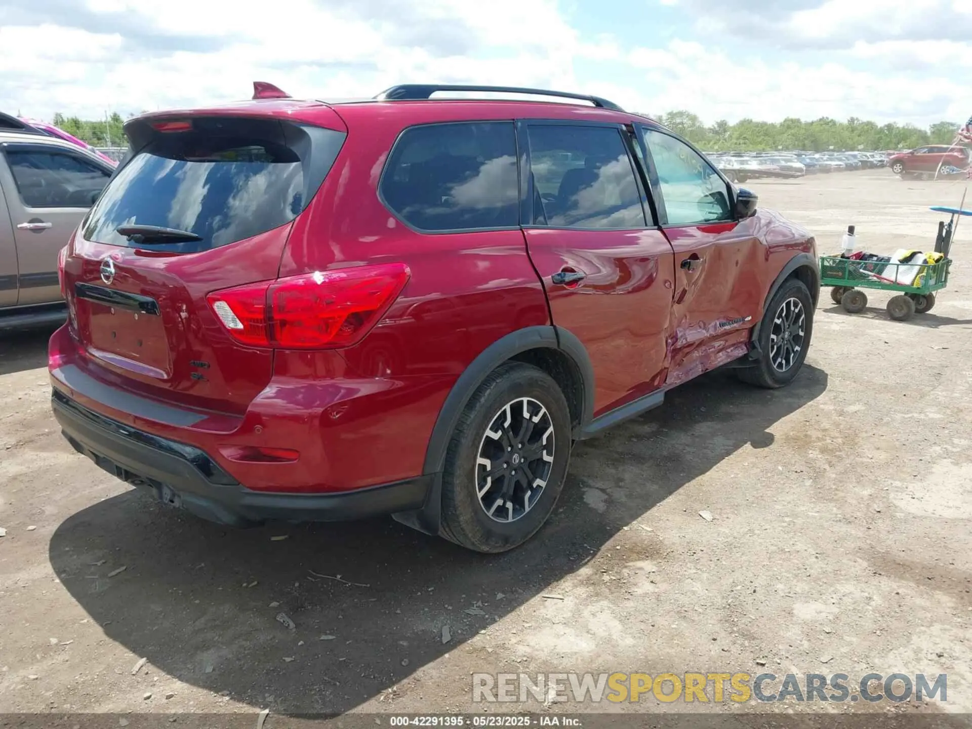 4 Photograph of a damaged car 5N1DR2CM9LC632608 NISSAN PATHFINDER 2020
