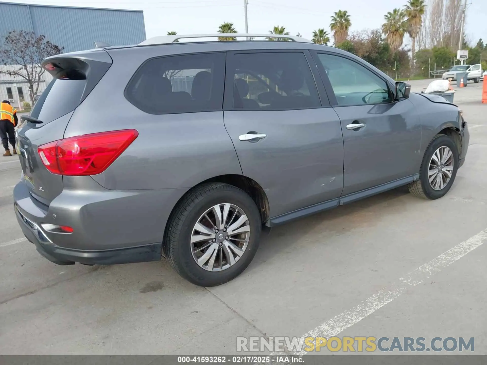 4 Photograph of a damaged car 5N1DR2CN5LC599678 NISSAN PATHFINDER 2020