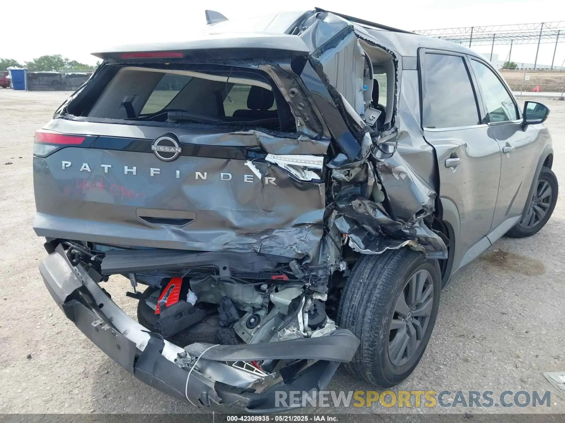6 Photograph of a damaged car 5N1DR3AA9NC206564 NISSAN PATHFINDER 2022