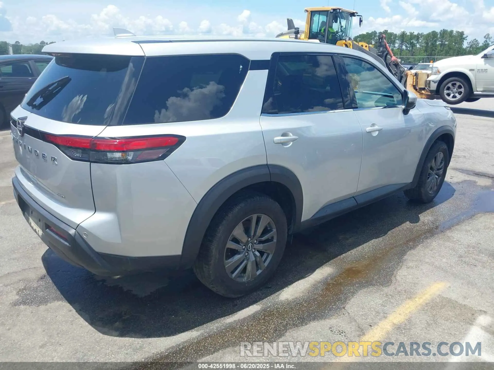 4 Photograph of a damaged car 5N1DR3ACXNC207112 NISSAN PATHFINDER 2022