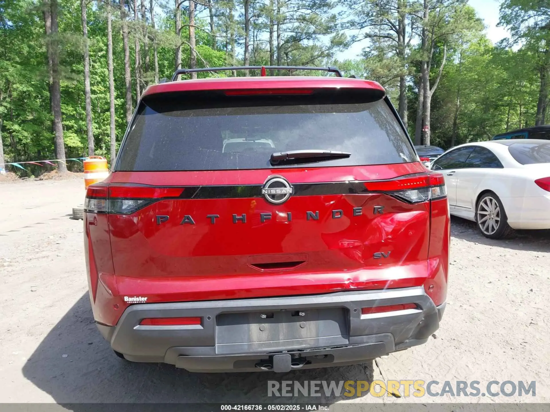 16 Photograph of a damaged car 5N1DR3BA2NC233619 NISSAN PATHFINDER 2022