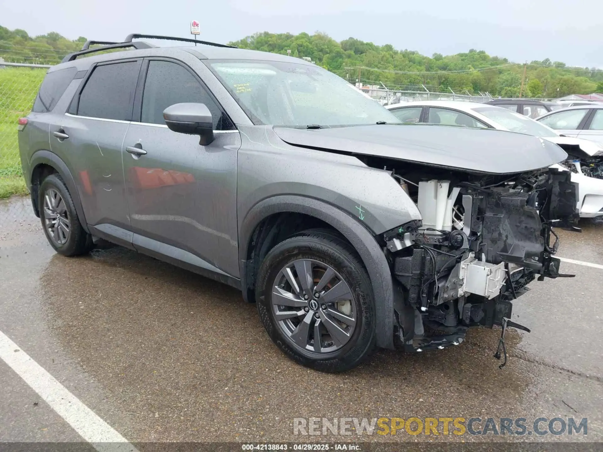 1 Photograph of a damaged car 5N1DR3BA5NC237602 NISSAN PATHFINDER 2022