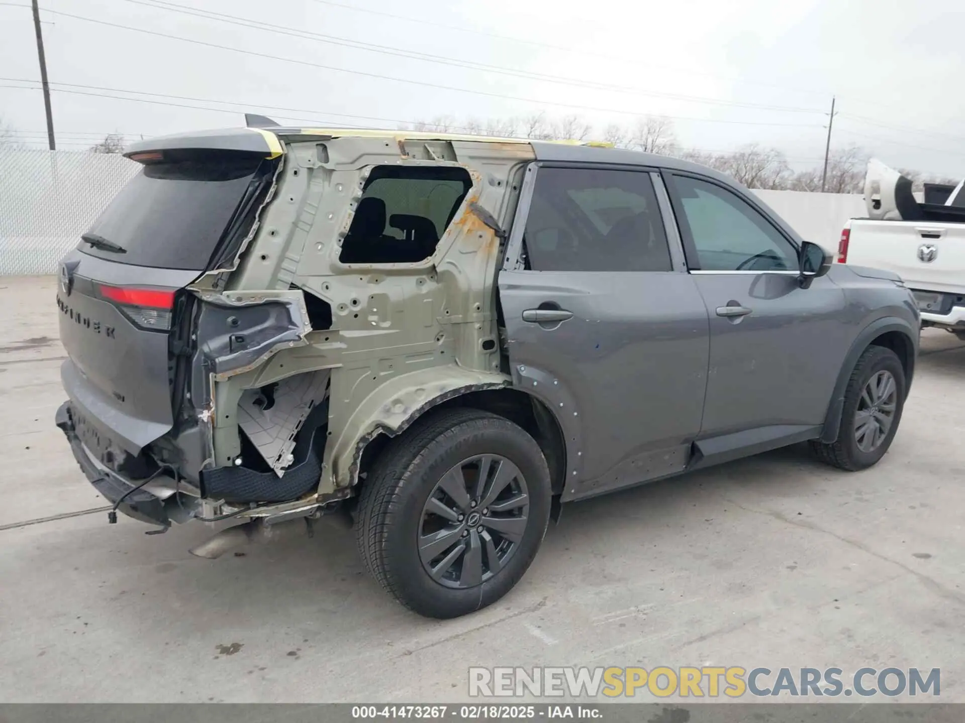13 Photograph of a damaged car 5N1DR3BA7NC249525 NISSAN PATHFINDER 2022