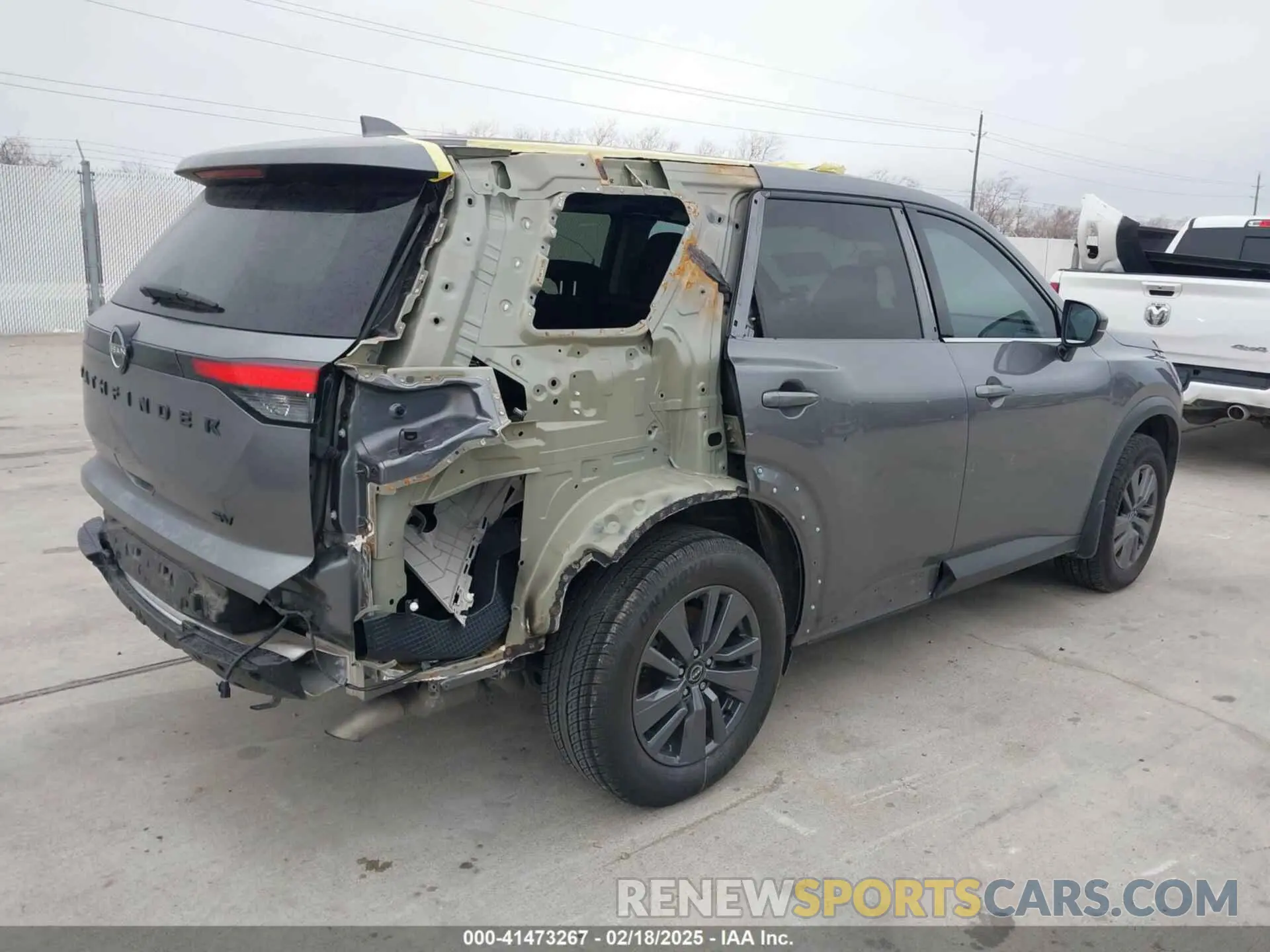 4 Photograph of a damaged car 5N1DR3BA7NC249525 NISSAN PATHFINDER 2022