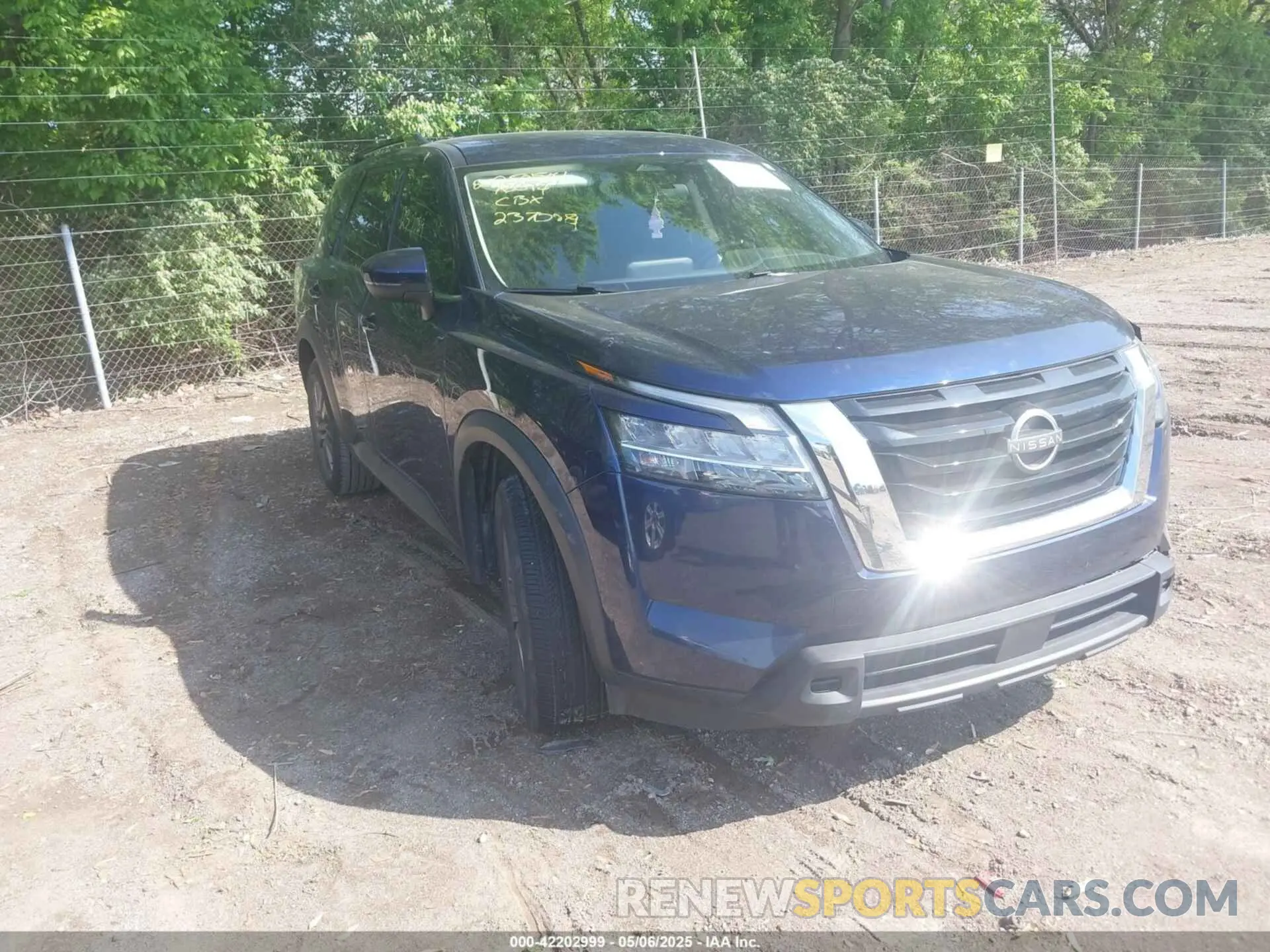 1 Photograph of a damaged car 5N1DR3BA8NC237089 NISSAN PATHFINDER 2022
