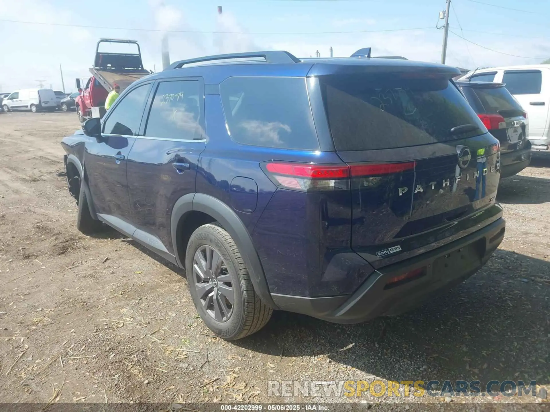 3 Photograph of a damaged car 5N1DR3BA8NC237089 NISSAN PATHFINDER 2022
