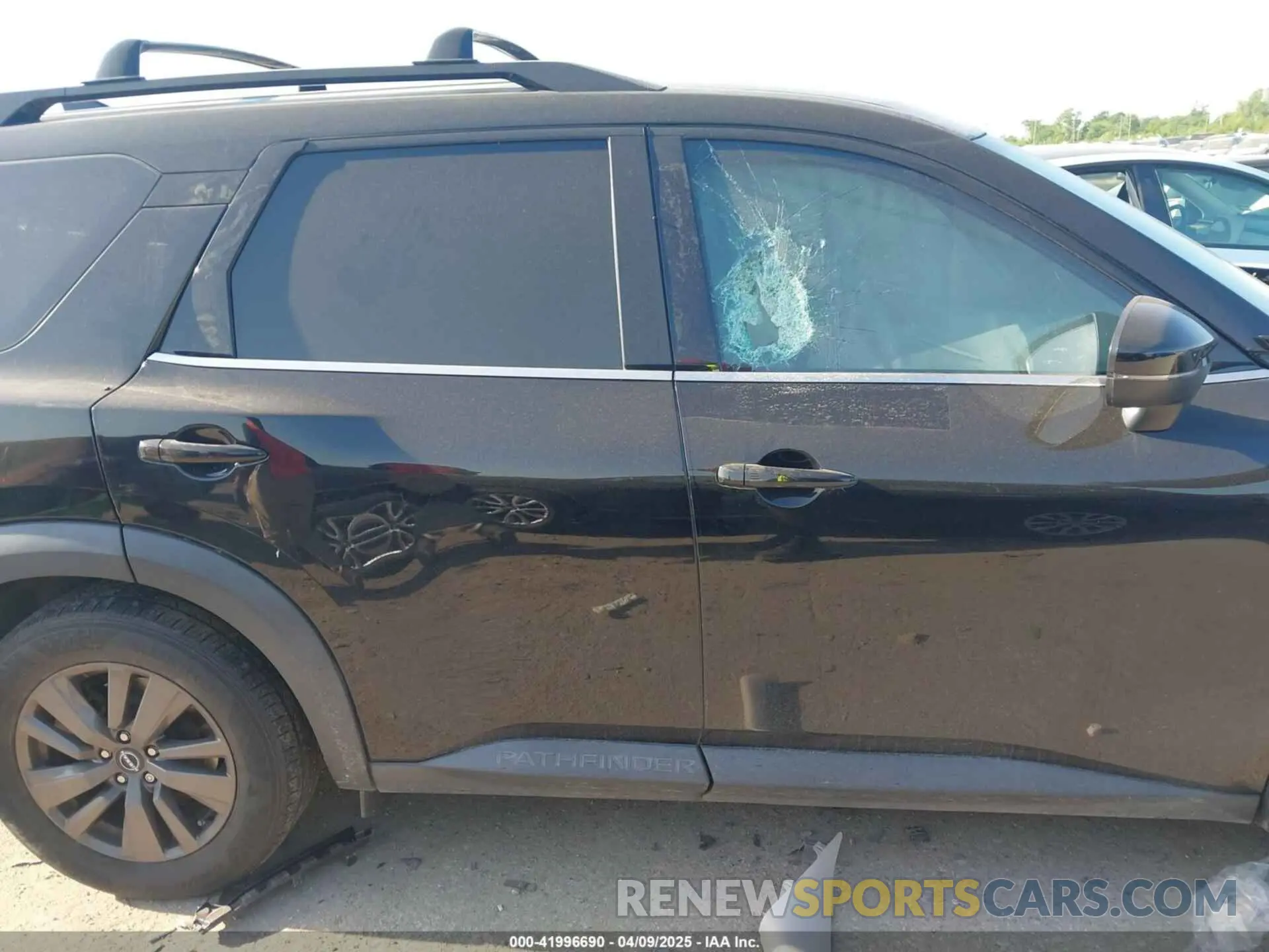 14 Photograph of a damaged car 5N1DR3BA9NC218275 NISSAN PATHFINDER 2022