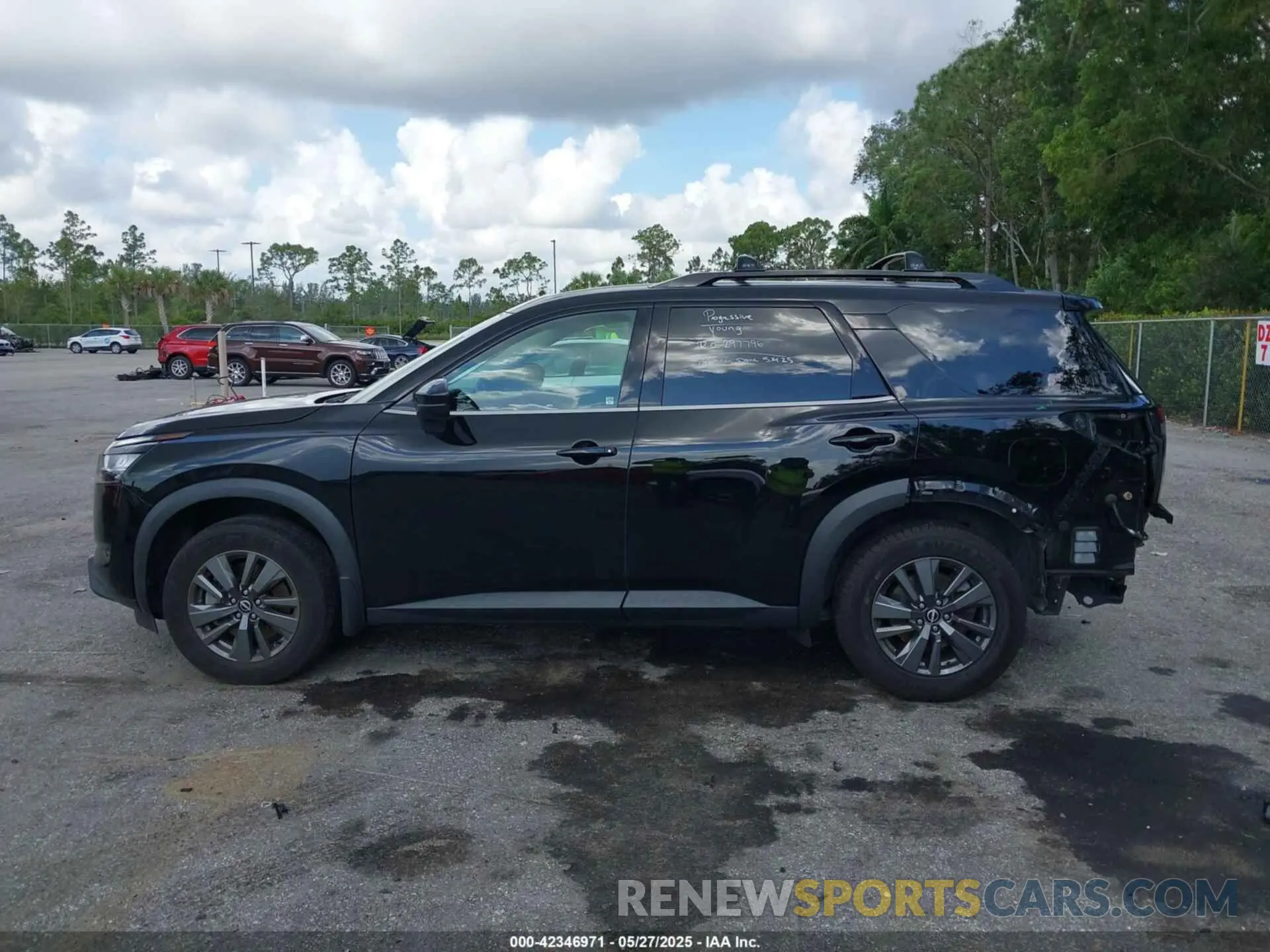15 Photograph of a damaged car 5N1DR3BB1NC215380 NISSAN PATHFINDER 2022