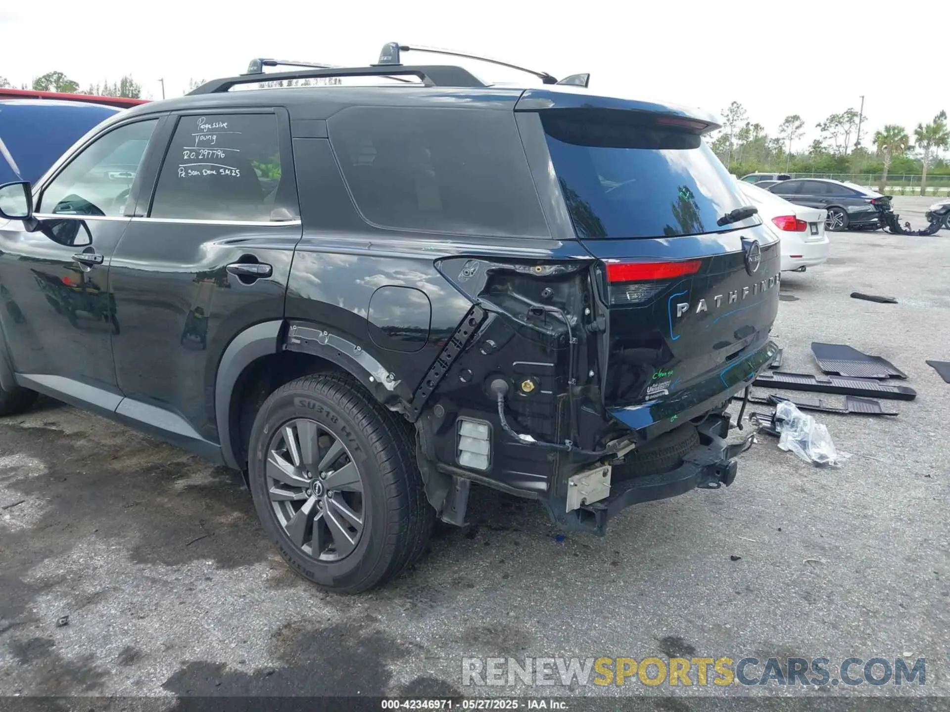 6 Photograph of a damaged car 5N1DR3BB1NC215380 NISSAN PATHFINDER 2022