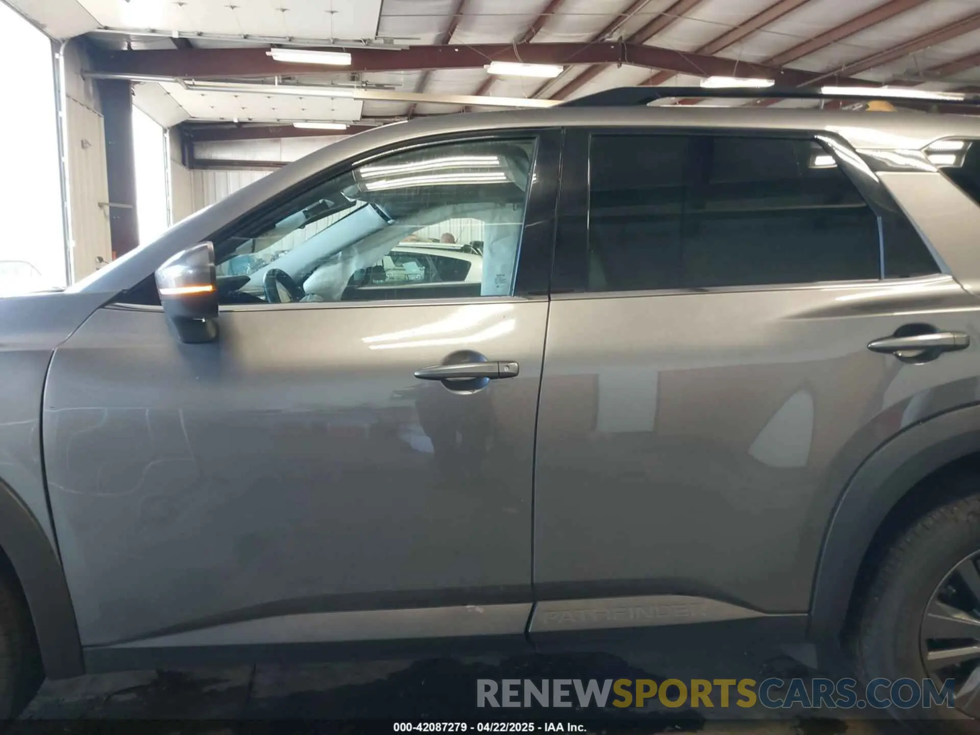 15 Photograph of a damaged car 5N1DR3BC3NC213705 NISSAN PATHFINDER 2022