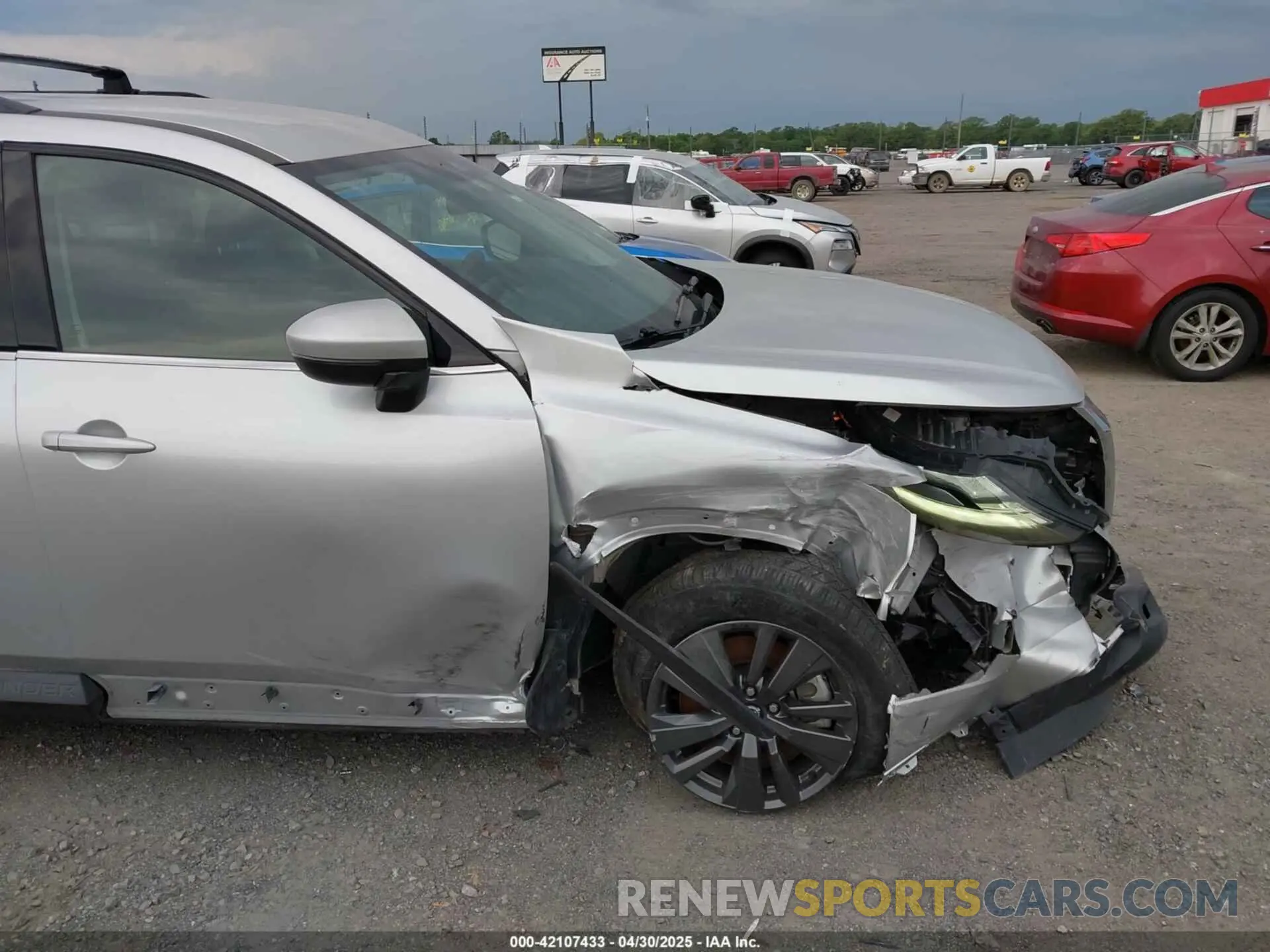 17 Photograph of a damaged car 5N1DR3BC6NC241692 NISSAN PATHFINDER 2022