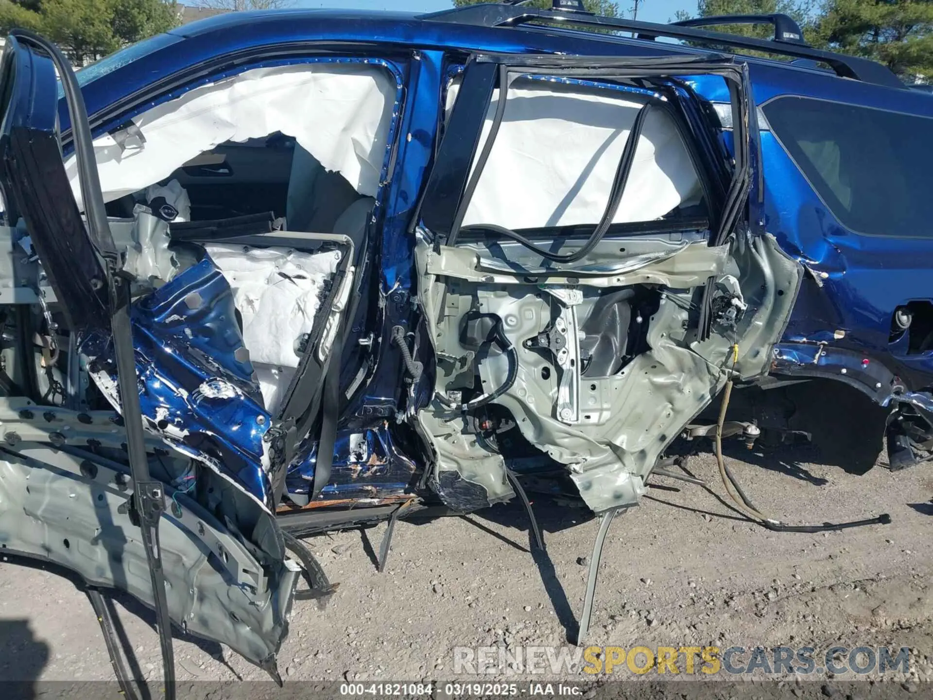 16 Photograph of a damaged car 5N1DR3BC8NC217216 NISSAN PATHFINDER 2022