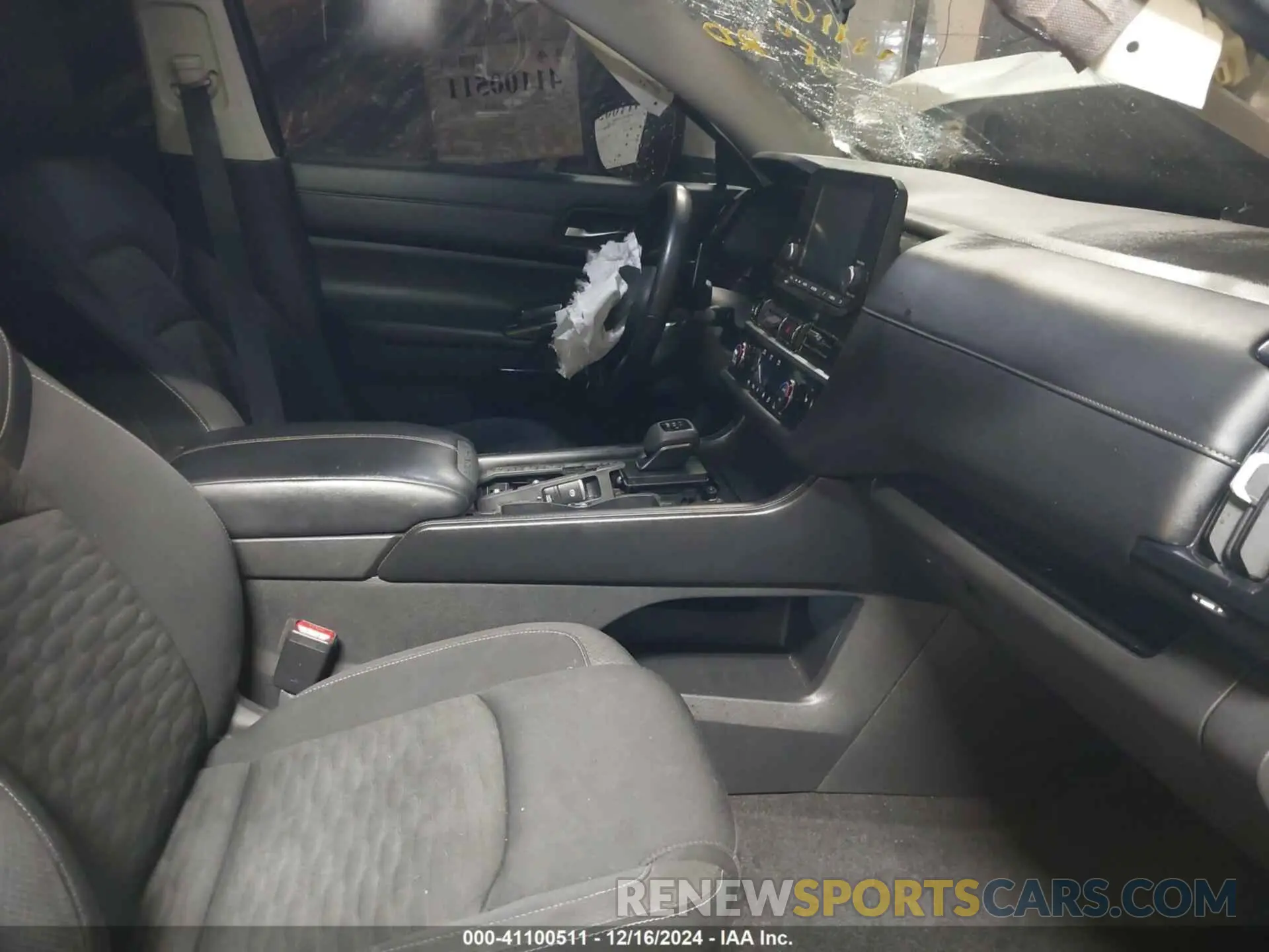5 Photograph of a damaged car 5N1DR3BD2NC205295 NISSAN PATHFINDER 2022