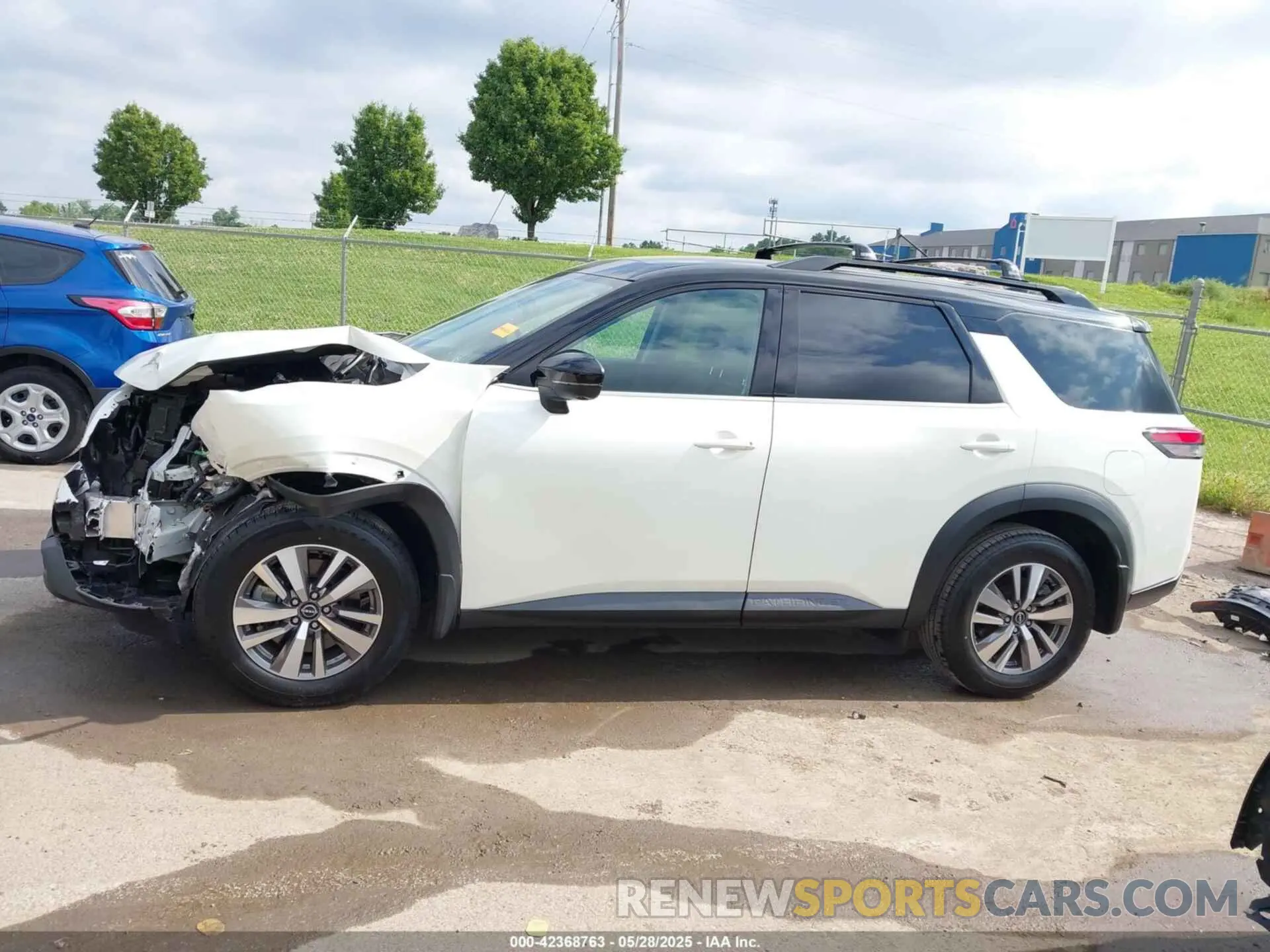 15 Photograph of a damaged car 5N1DR3CA1NC249597 NISSAN PATHFINDER 2022