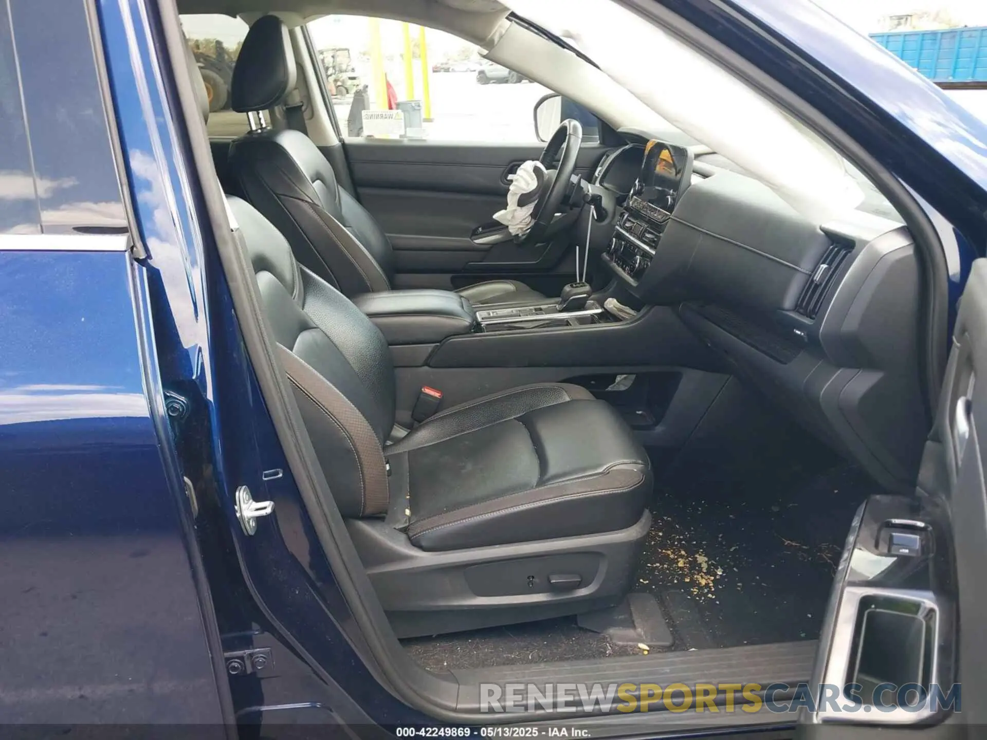 5 Photograph of a damaged car 5N1DR3CA3NC206542 NISSAN PATHFINDER 2022