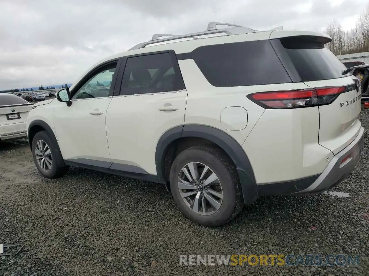 2 Photograph of a damaged car 5N1DR3CC8NC260565 NISSAN PATHFINDER 2022