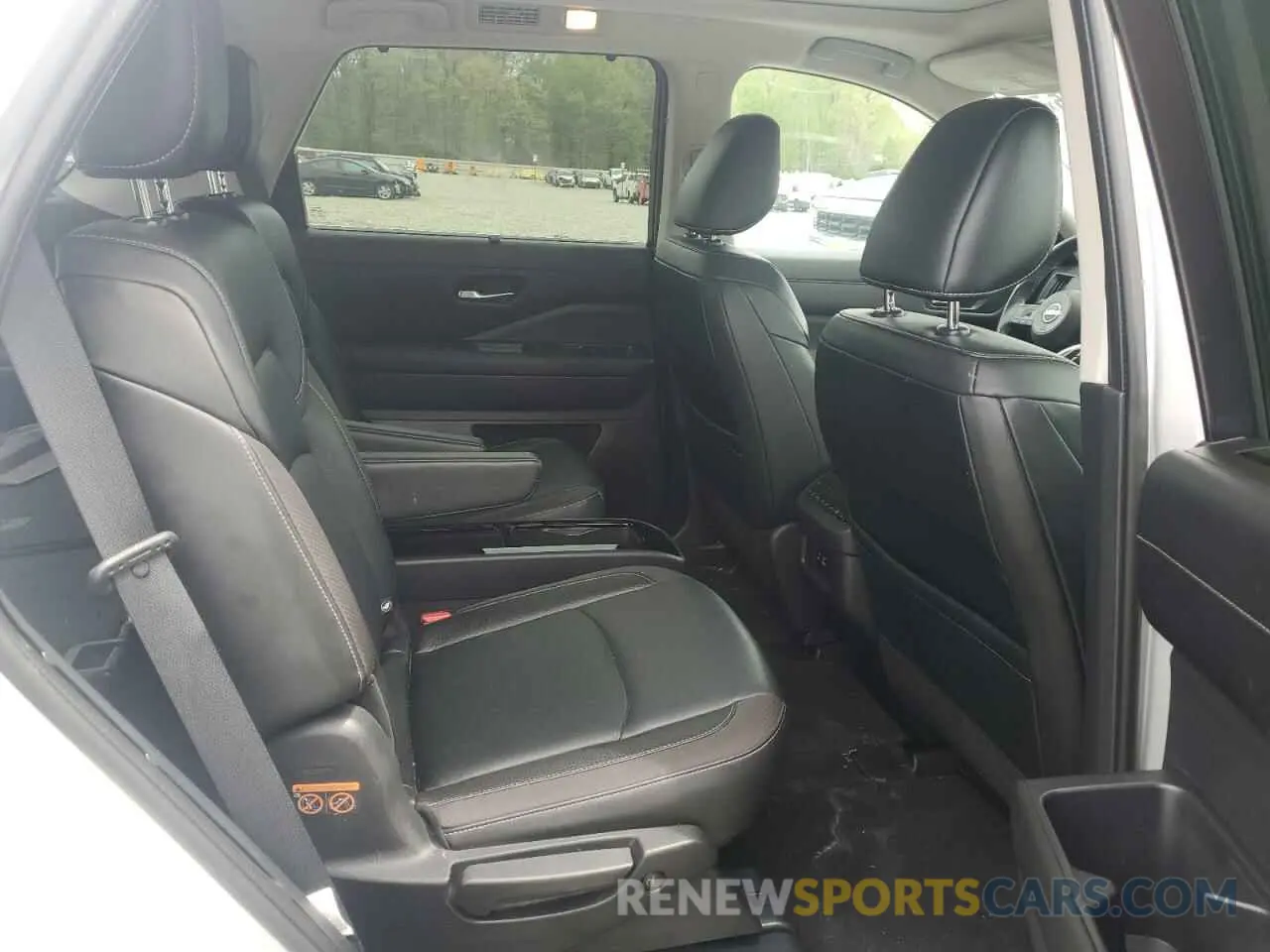 11 Photograph of a damaged car 5N1DR3CDXNC212655 NISSAN PATHFINDER 2022