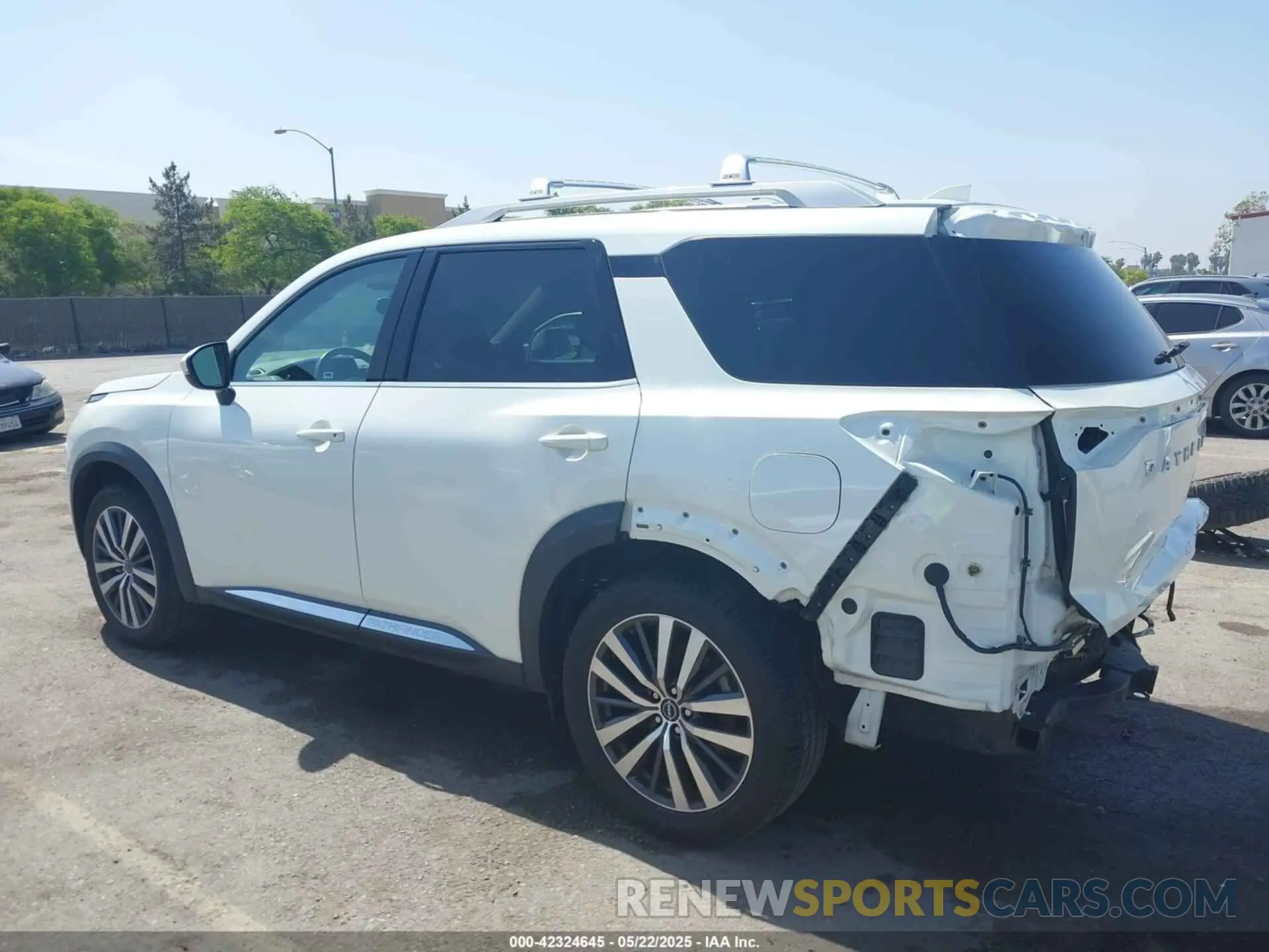 15 Photograph of a damaged car 5N1DR3DH9NC248614 NISSAN PATHFINDER 2022
