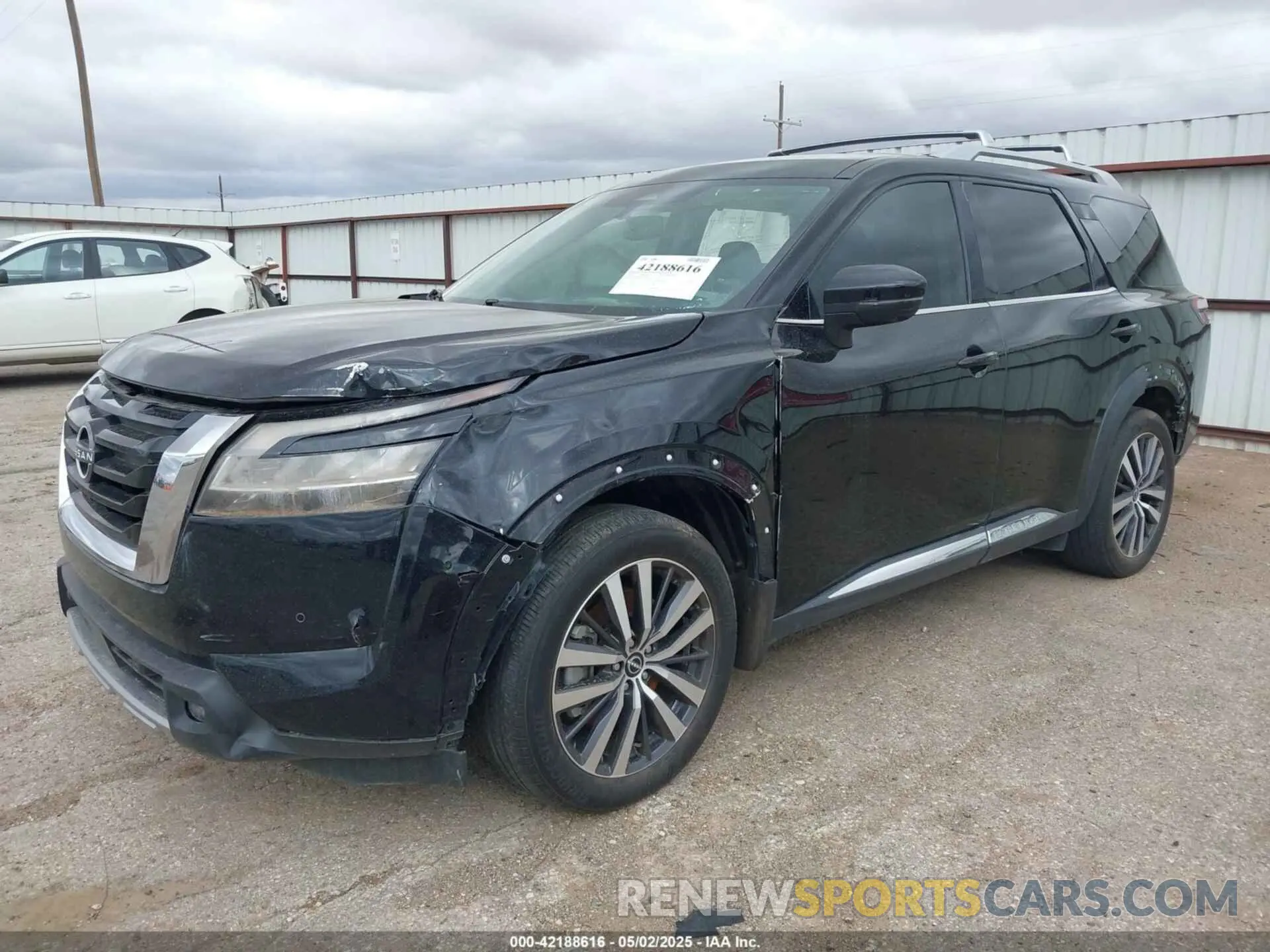 2 Photograph of a damaged car 5N1DR3DK4NC202667 NISSAN PATHFINDER 2022