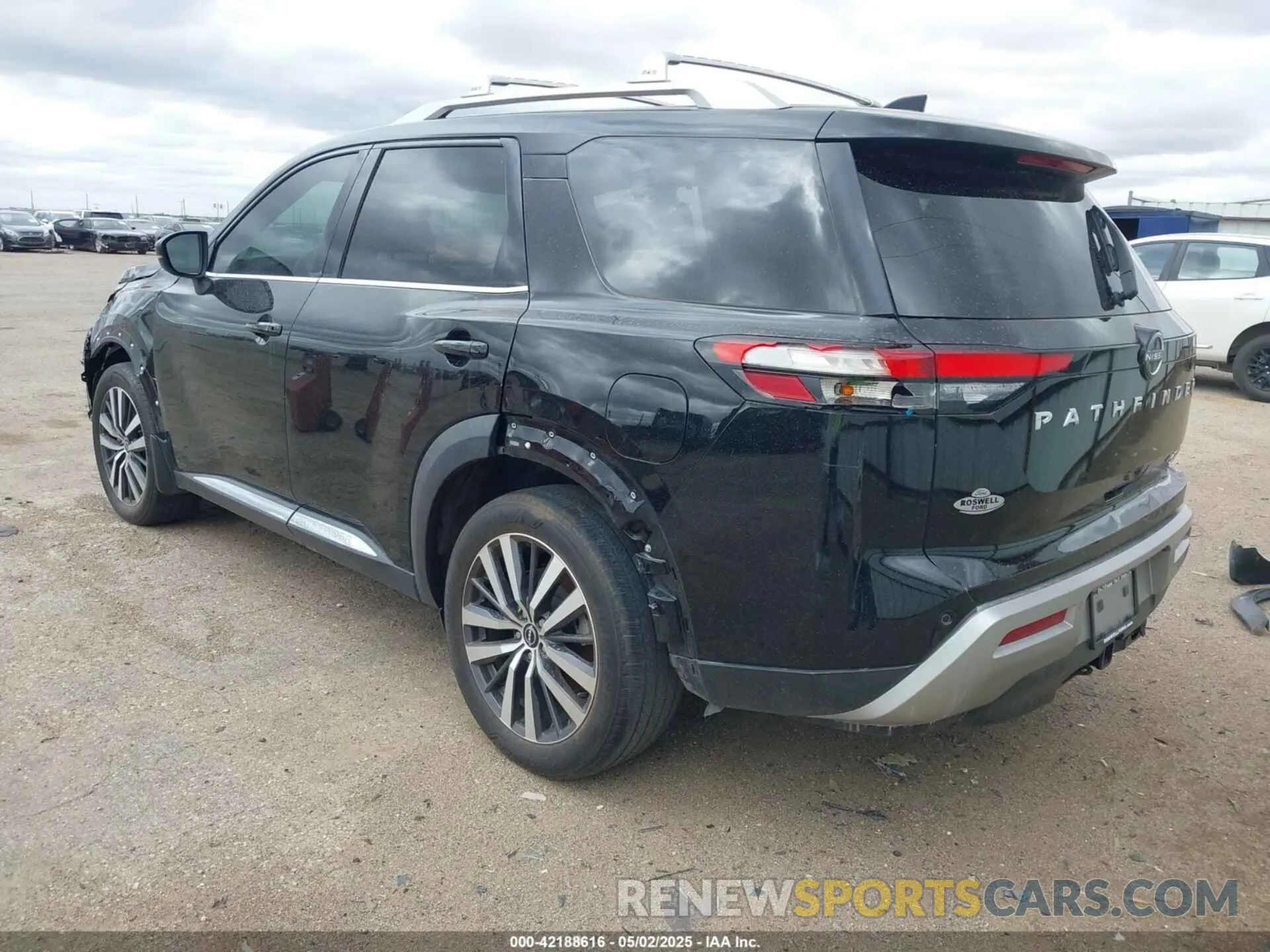 3 Photograph of a damaged car 5N1DR3DK4NC202667 NISSAN PATHFINDER 2022